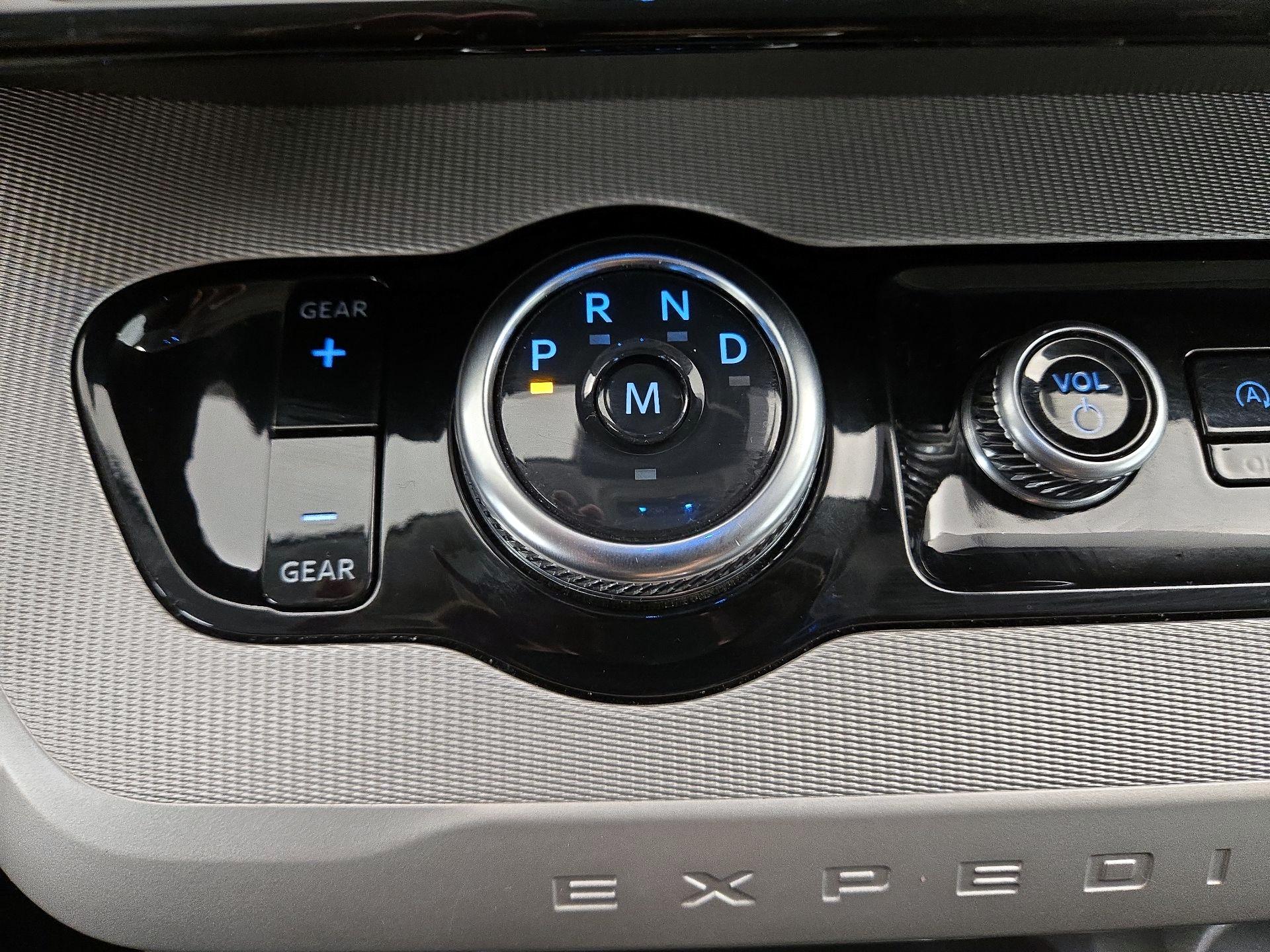 Thumbnail: 2025 Ford Expedition - 18