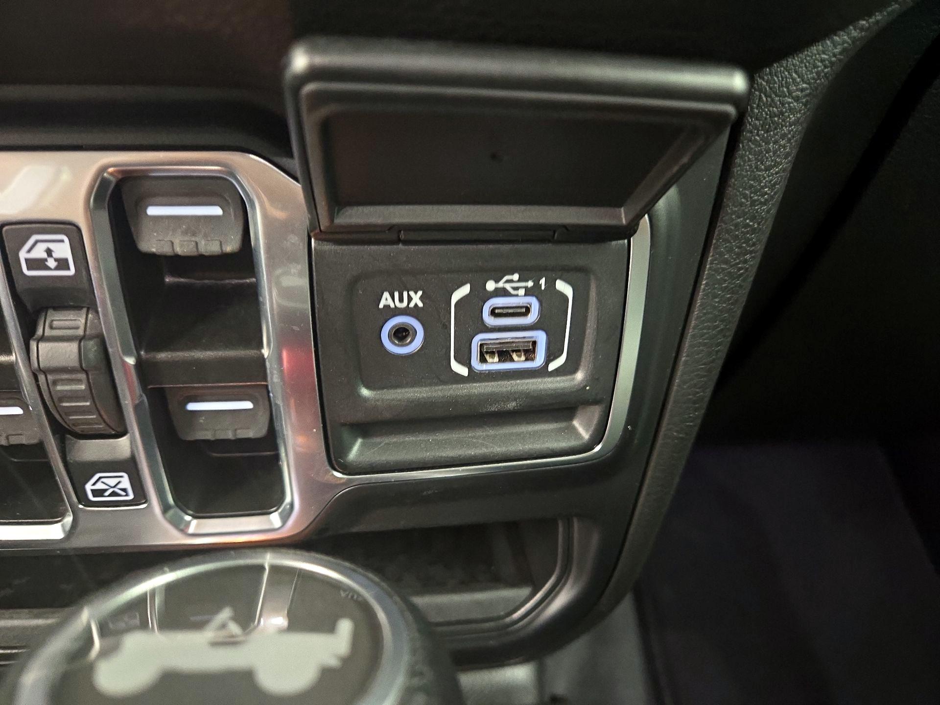 Thumbnail: 2024 Jeep Wrangler - 18