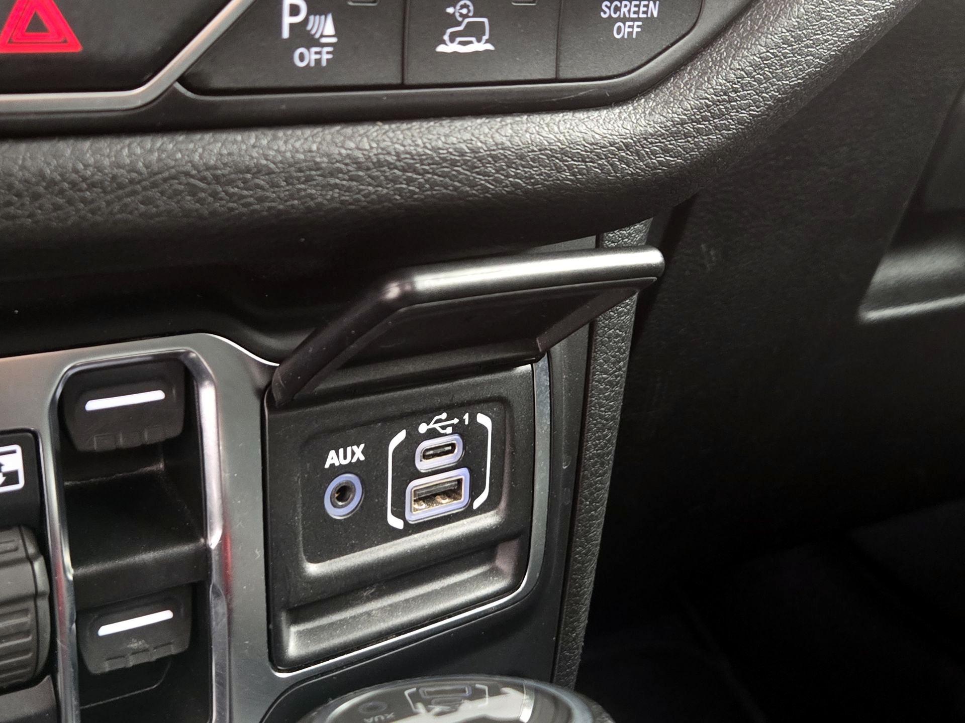 Thumbnail: 2024 Jeep Wrangler - 18