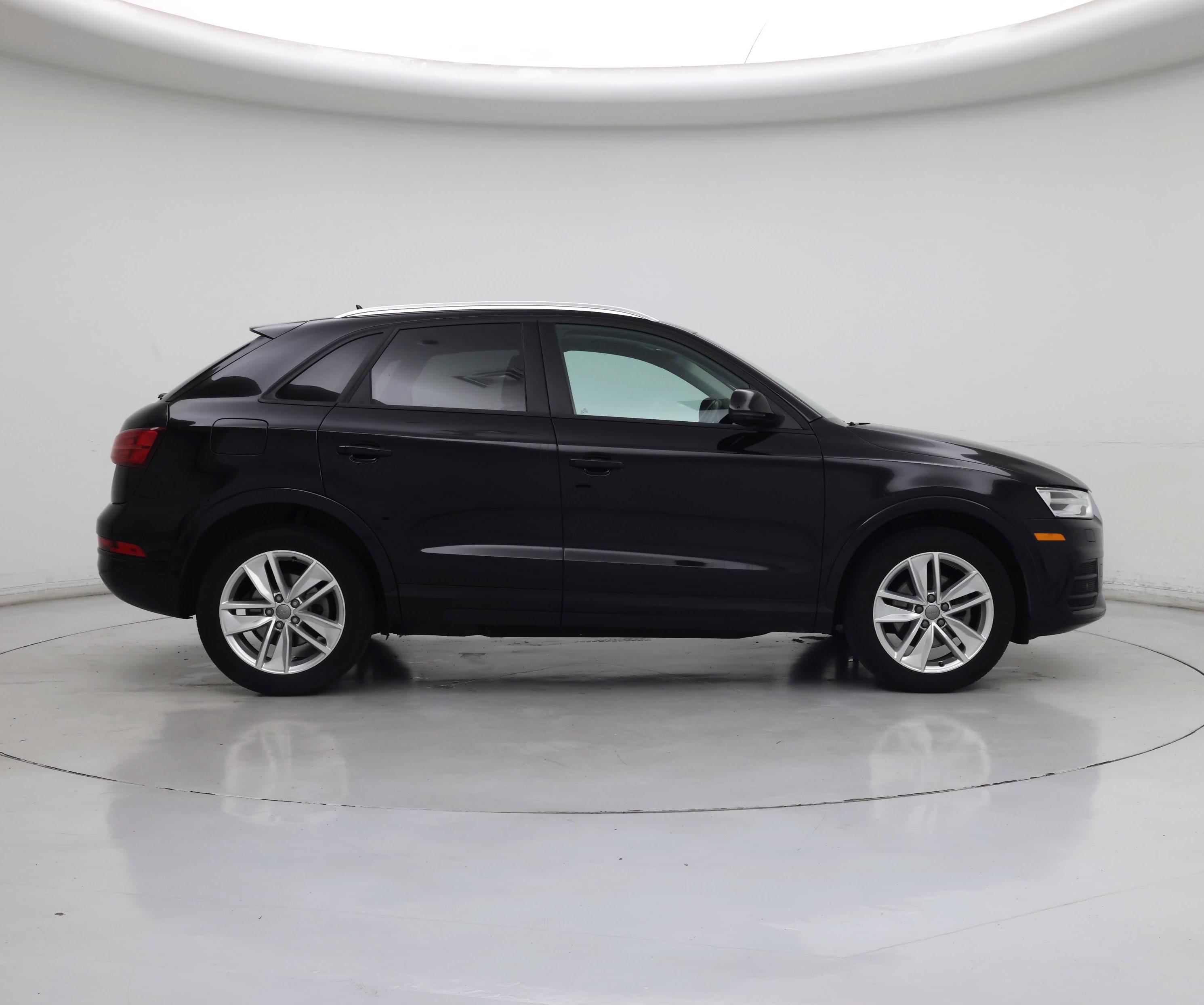 Thumbnail: 2017 Audi Q3 - 7
