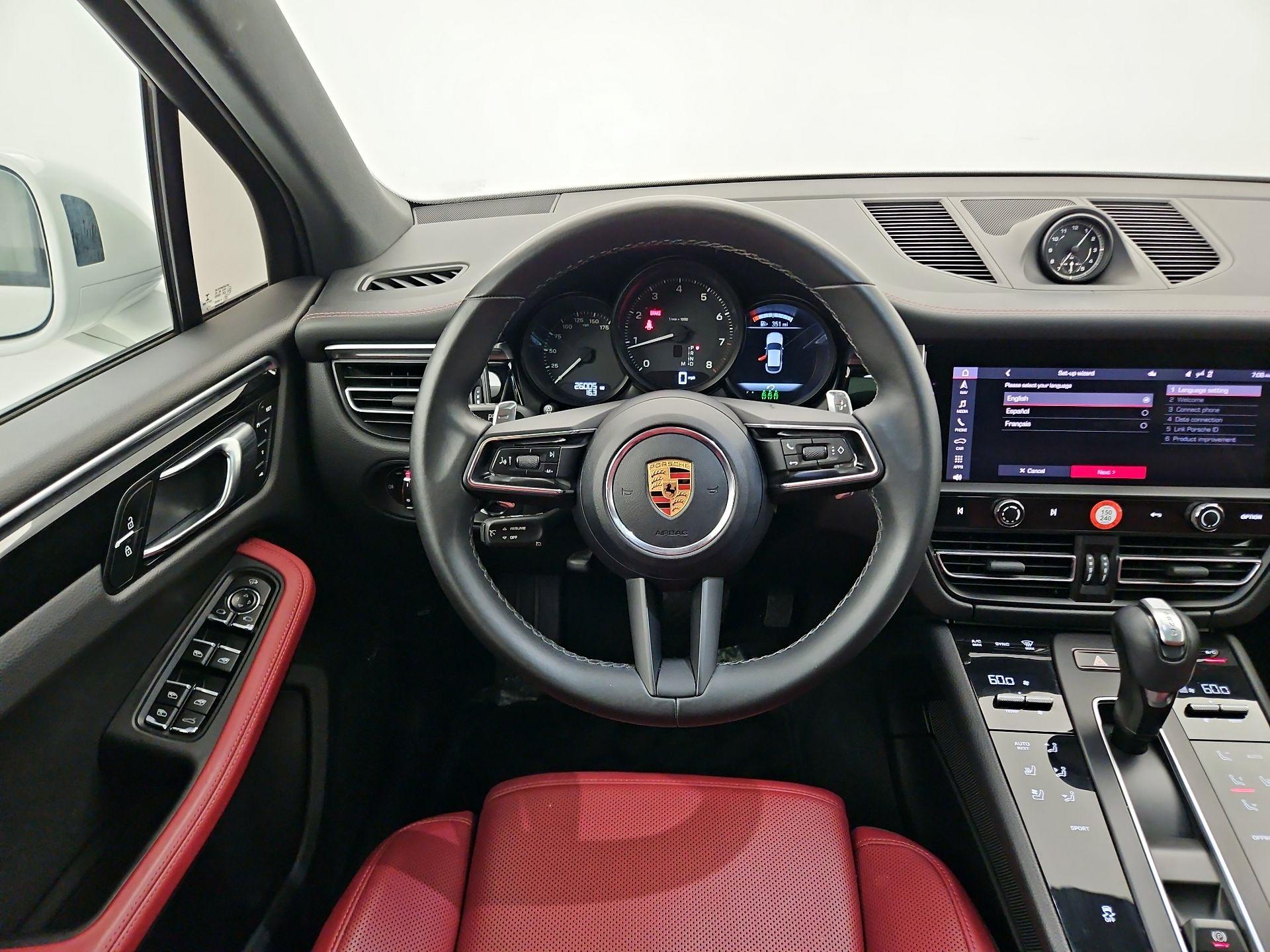 Thumbnail: 2022 Porsche Macan - 10