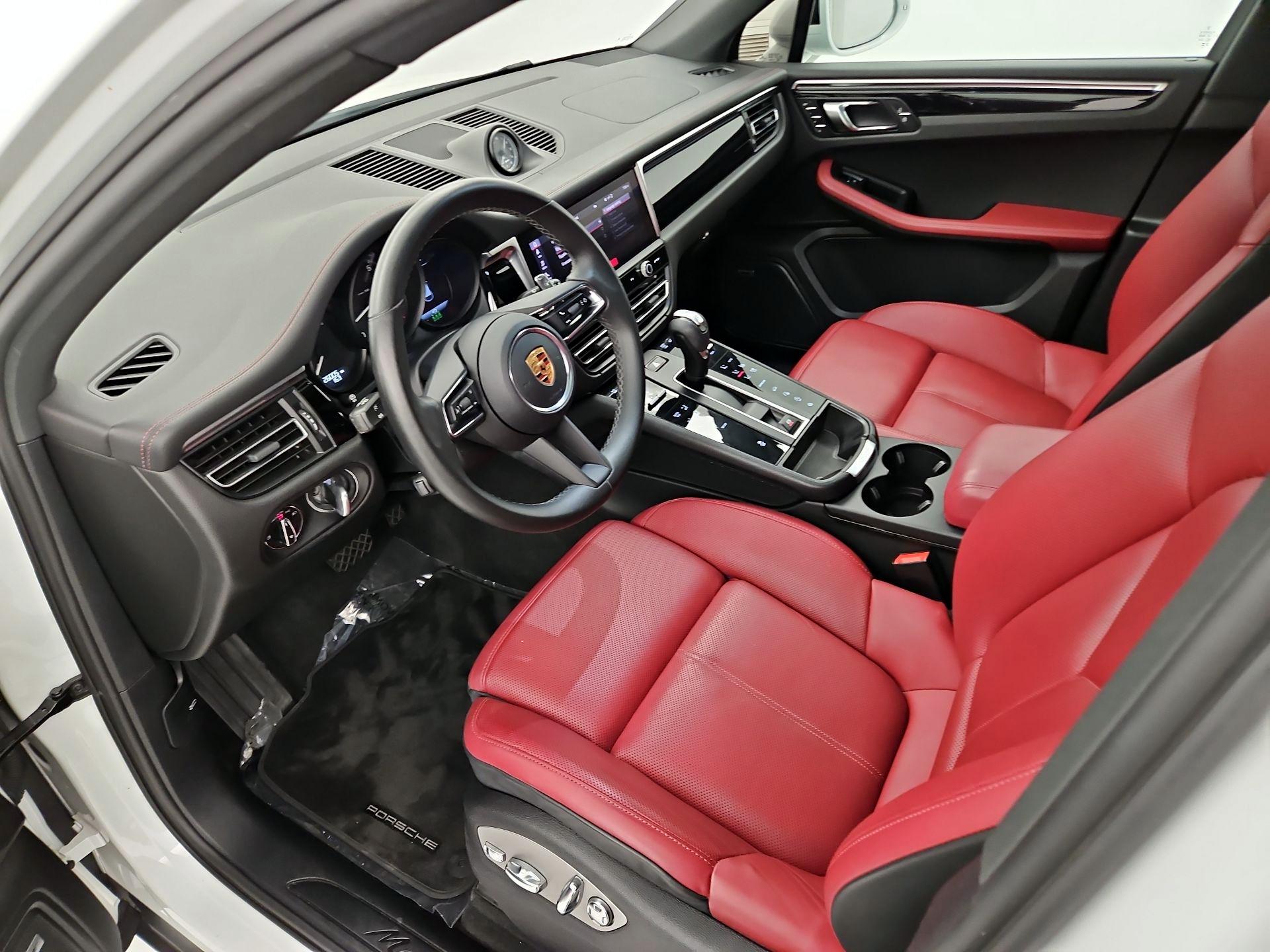 Thumbnail: 2022 Porsche Macan - 11