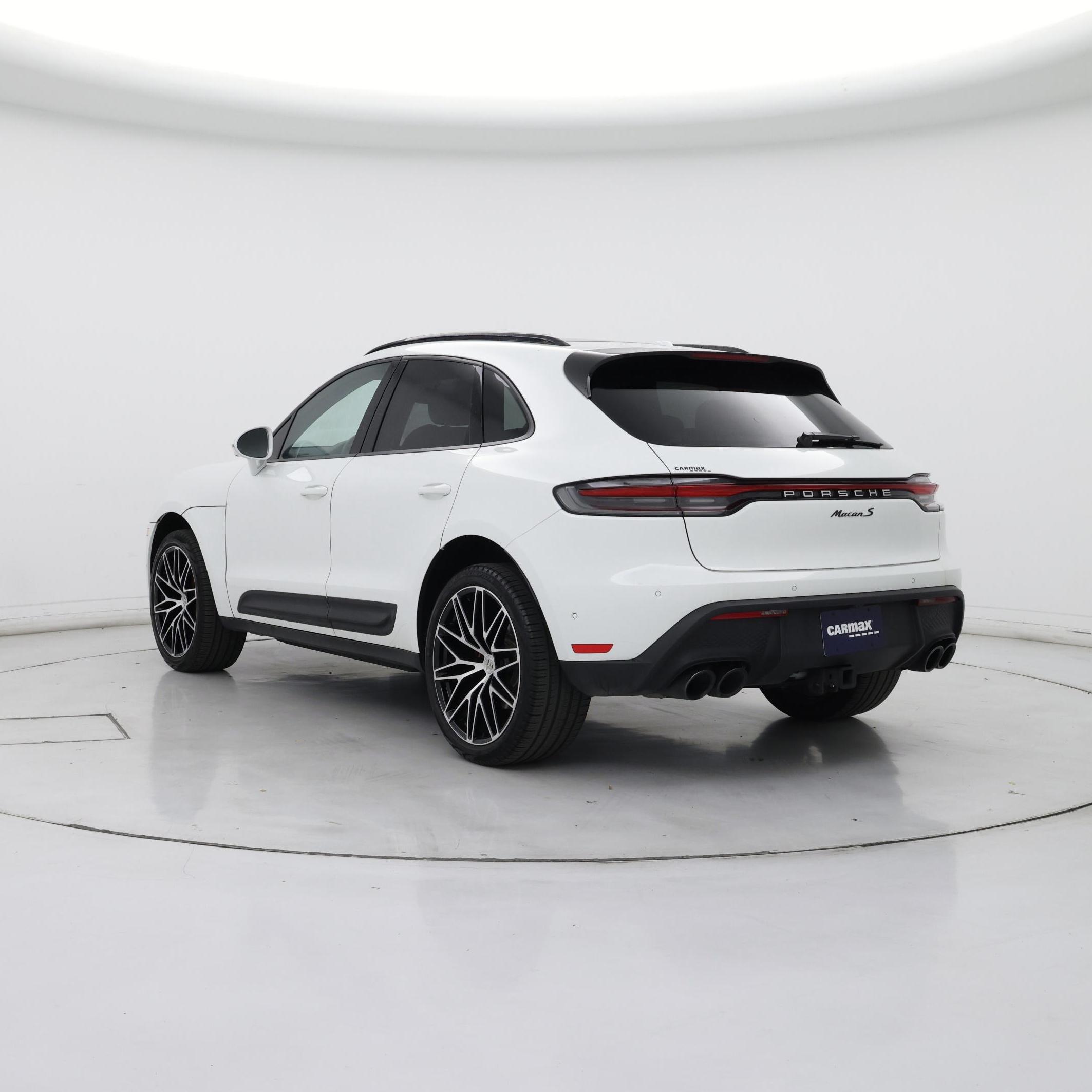 Thumbnail: 2022 Porsche Macan - 2