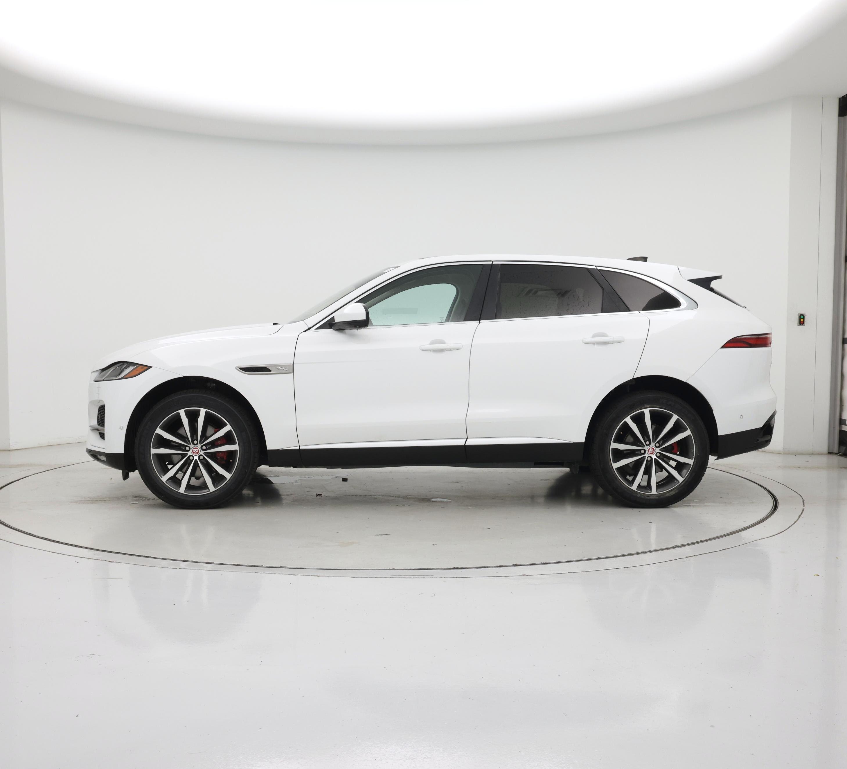 Thumbnail: 2021 Jaguar F-Pace - 3