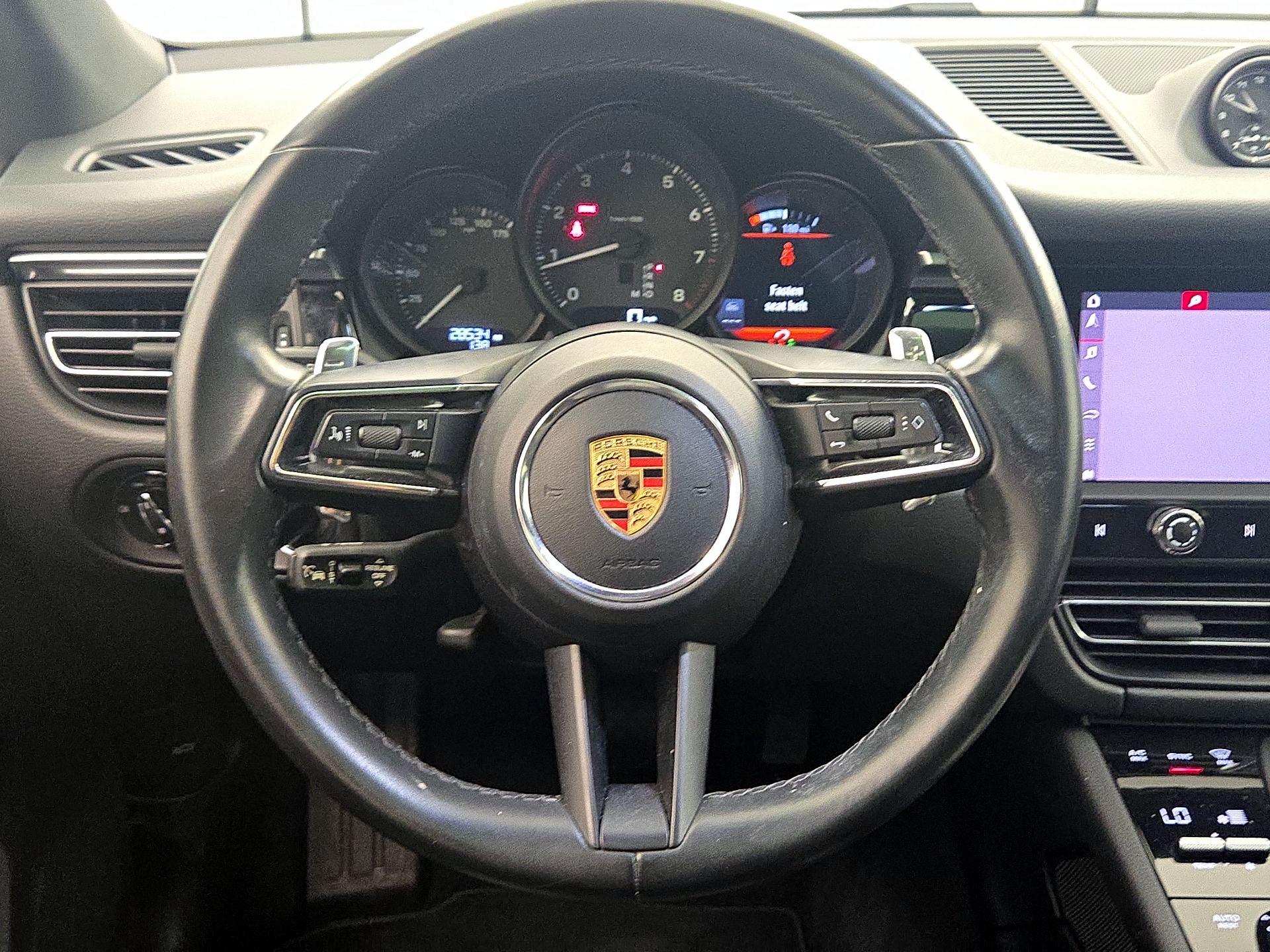 Thumbnail: 2023 Porsche Macan - 10