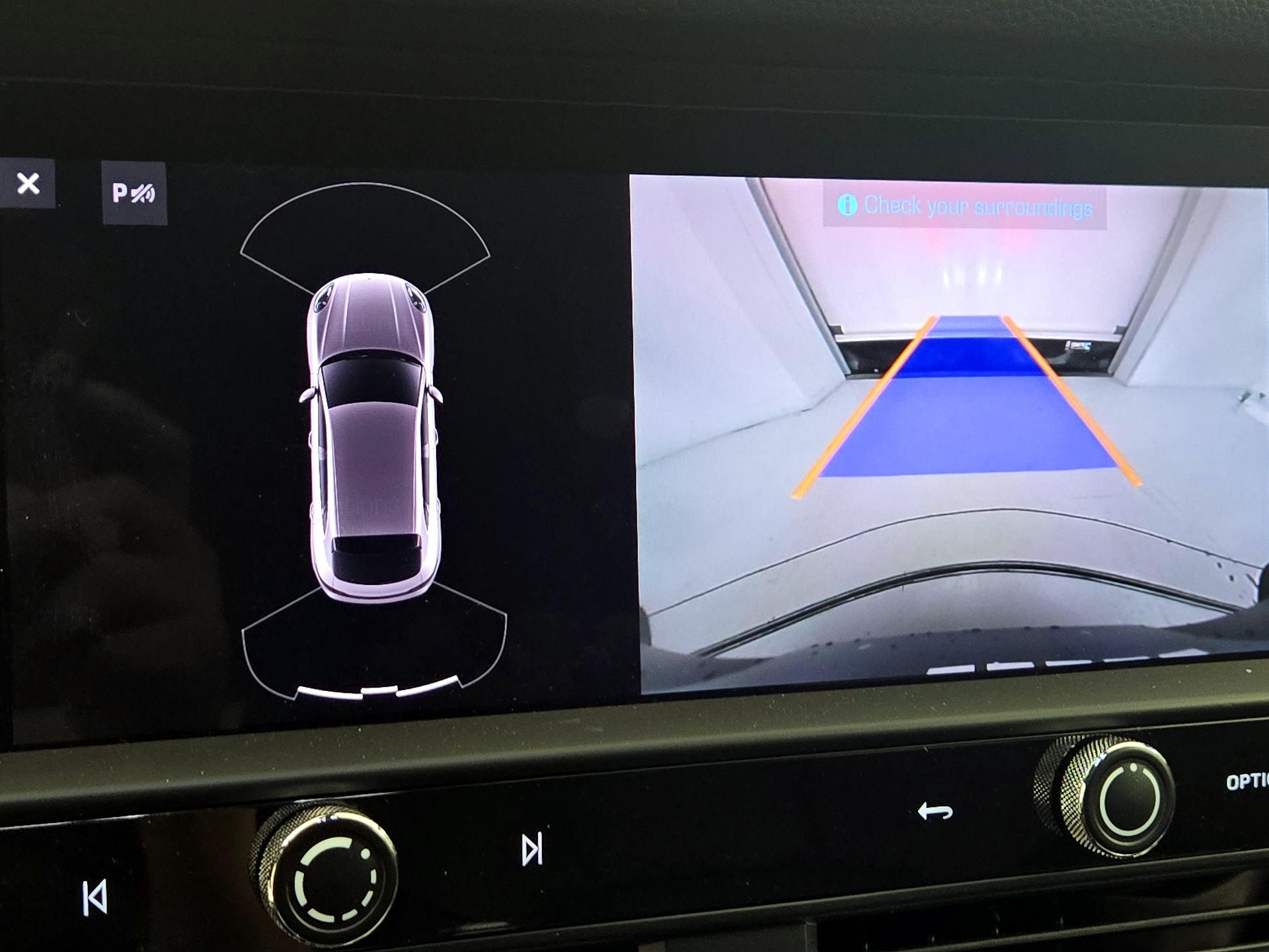 Thumbnail: 2023 Porsche Macan - 15