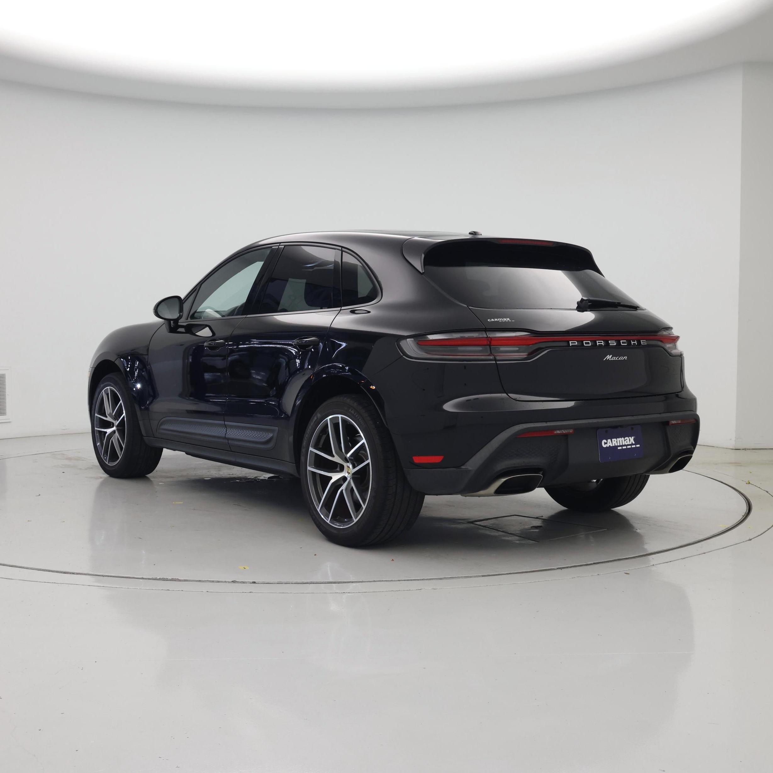 Thumbnail: 2023 Porsche Macan - 2