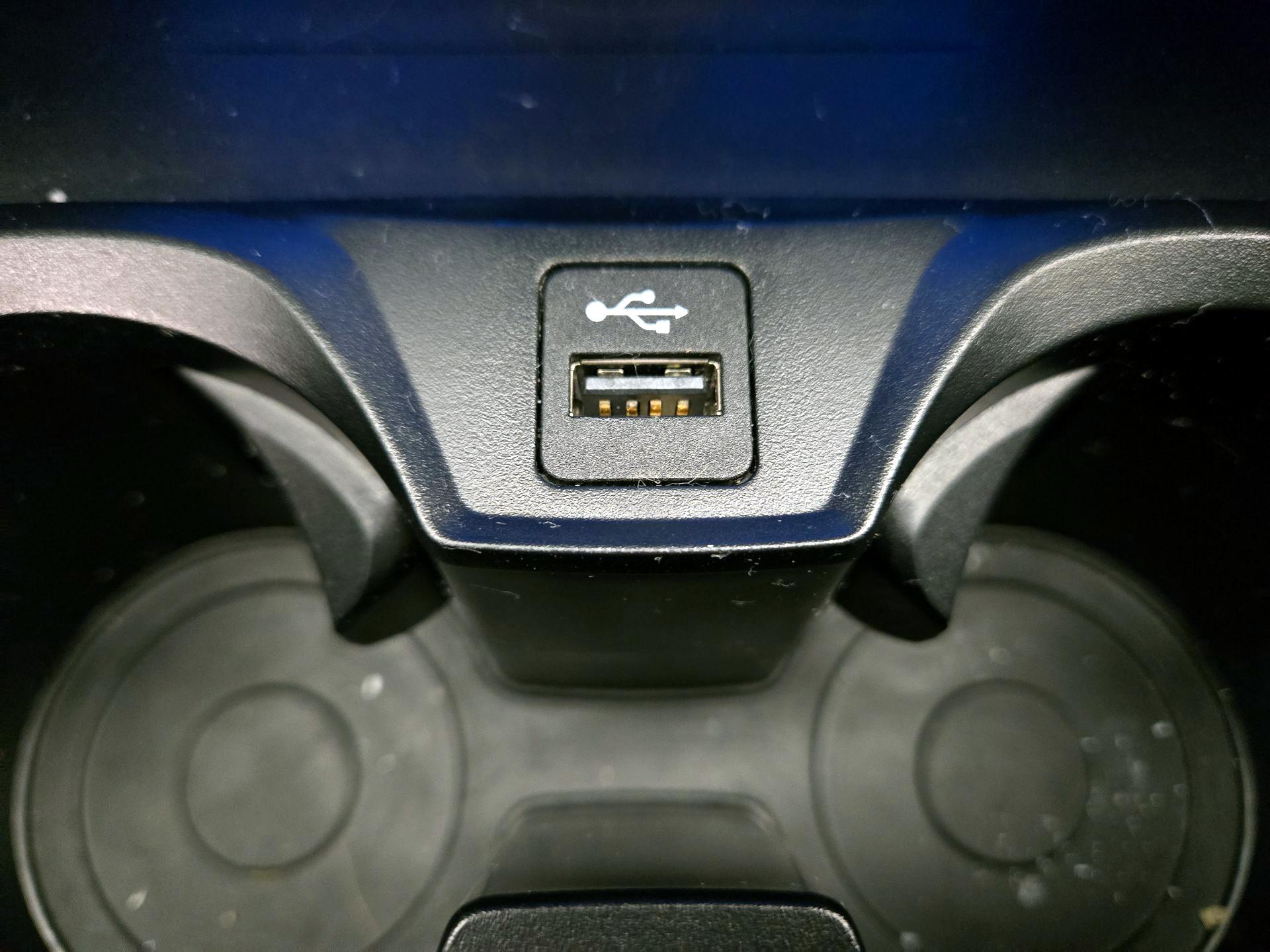 Thumbnail: 2023 BMW i4 - 19