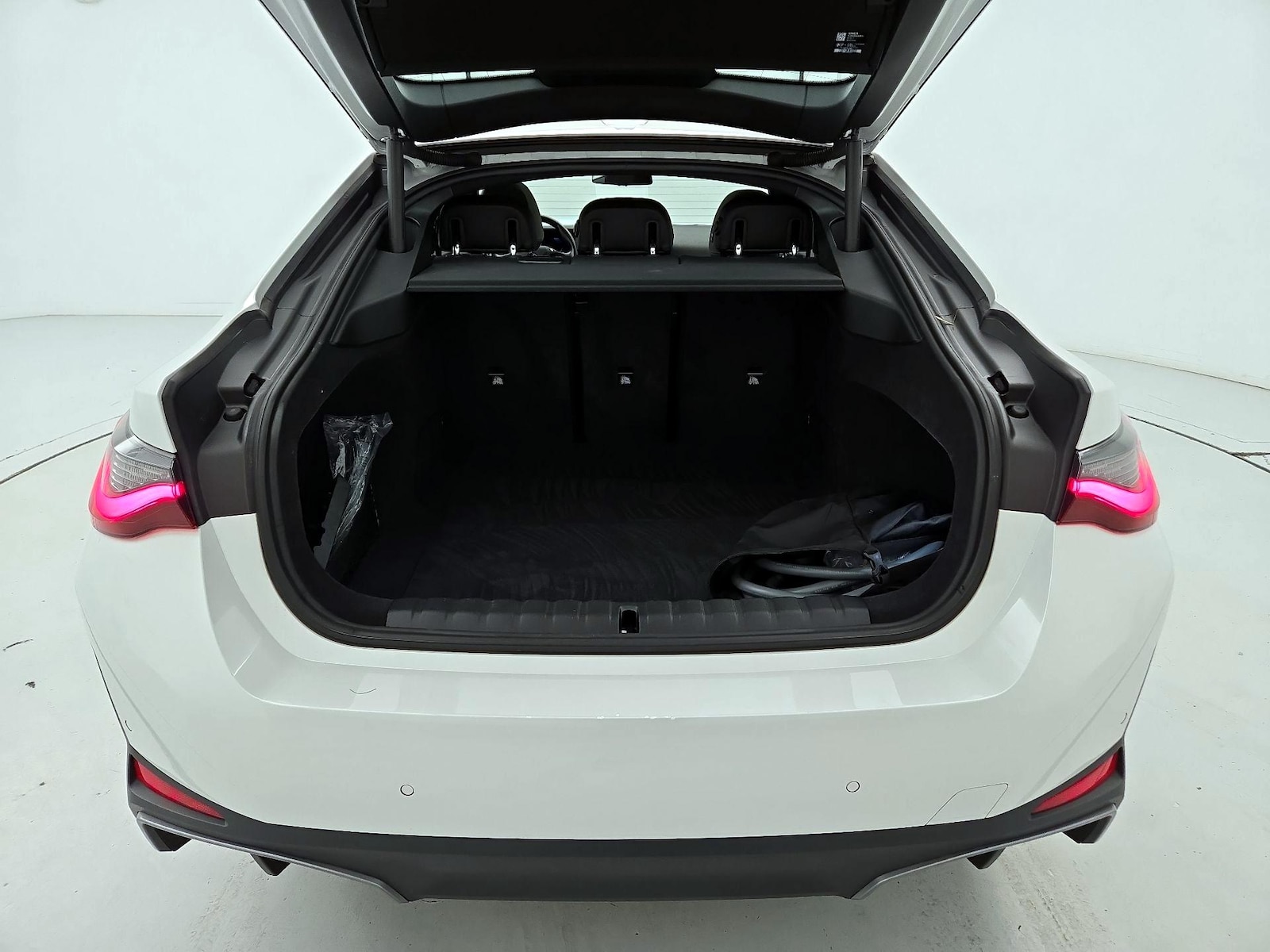2023 BMW i4 35 - Photo 23