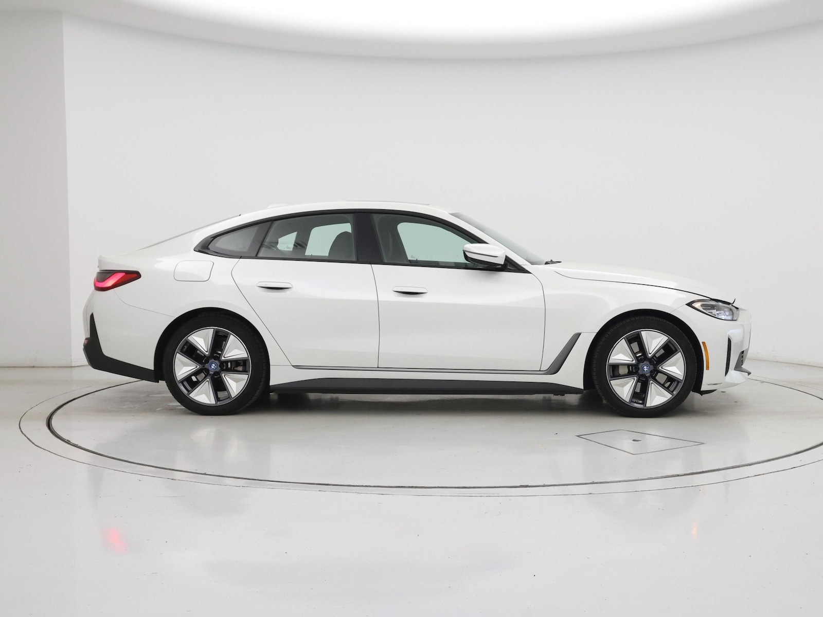 2023 BMW i4 35 - Photo 8