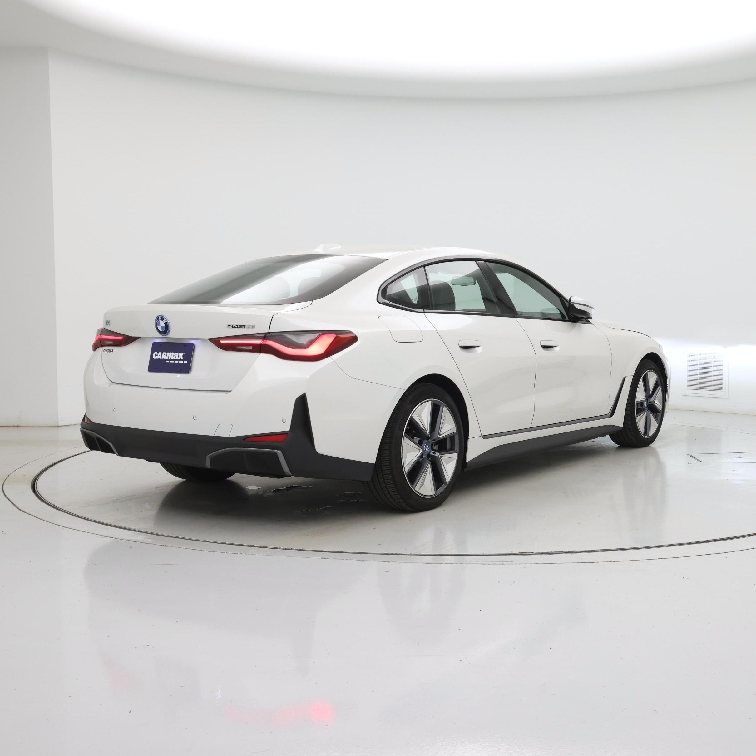 Thumbnail: 2023 BMW i4 - 8
