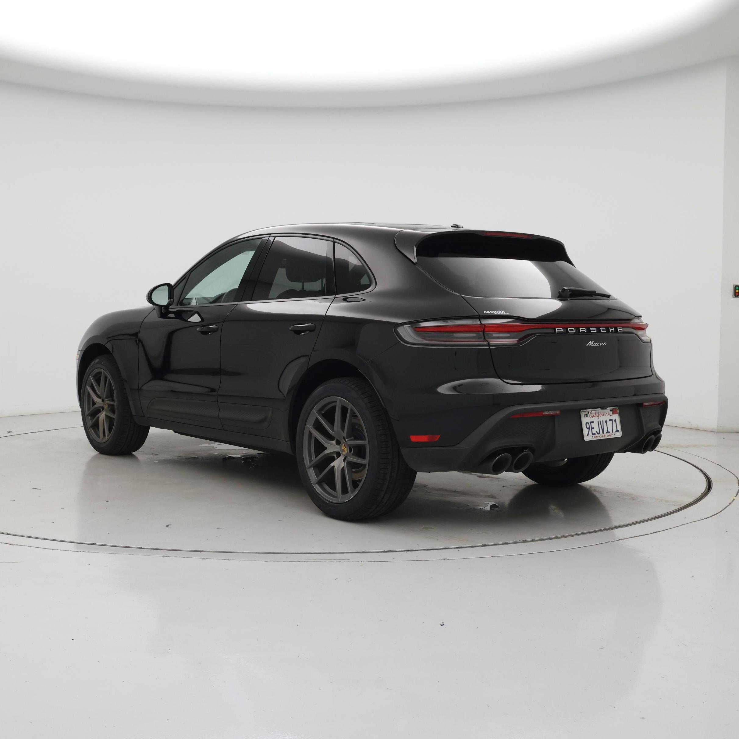 Thumbnail: 2023 Porsche Macan - 2