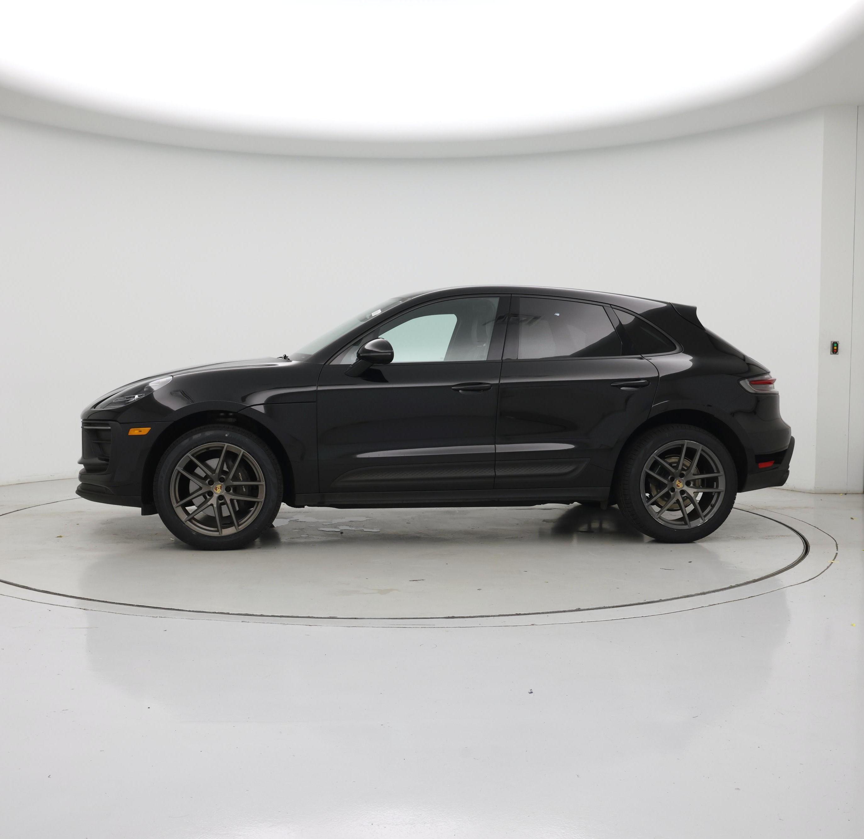 Thumbnail: 2023 Porsche Macan - 3