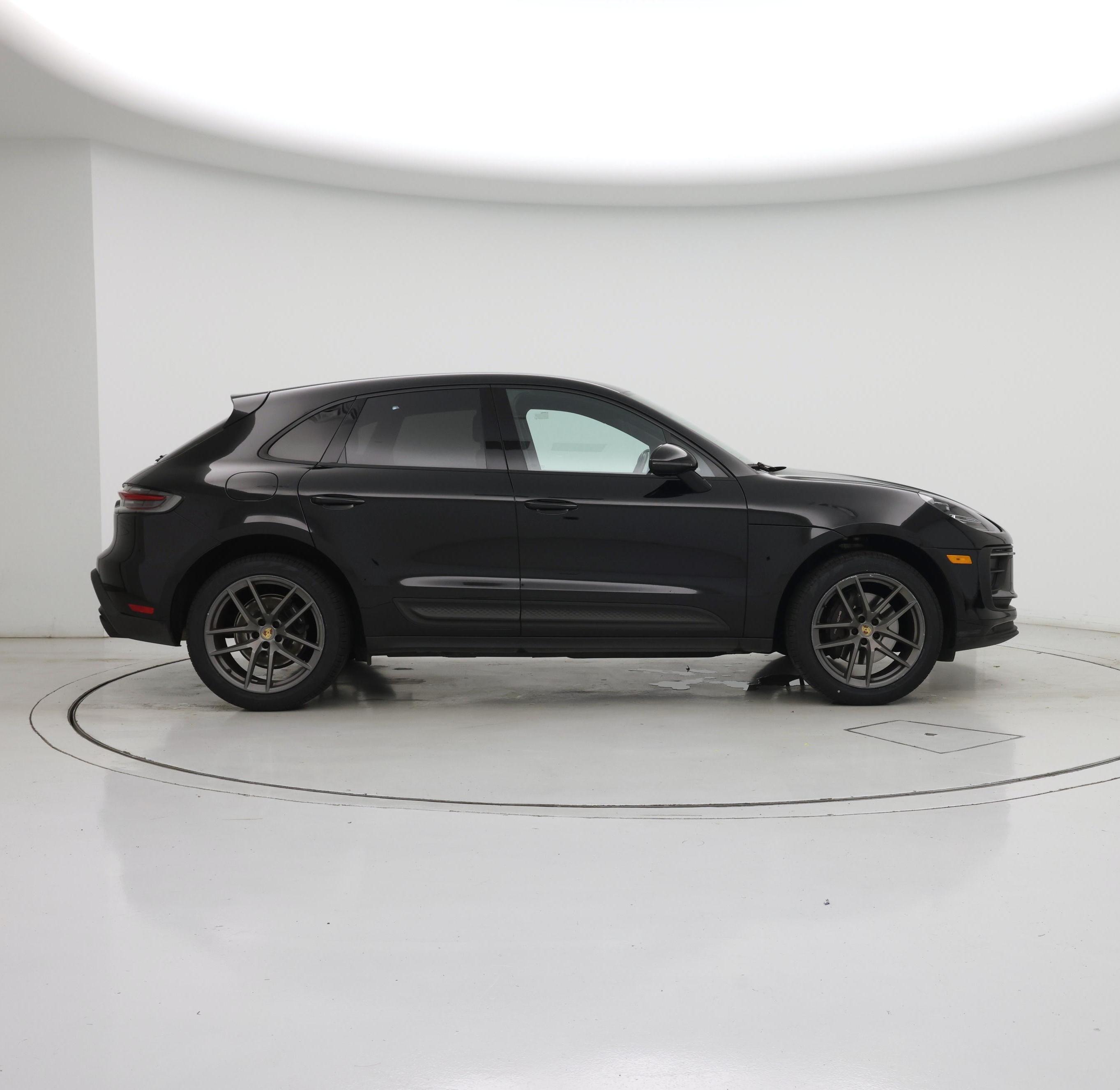 Thumbnail: 2023 Porsche Macan - 7