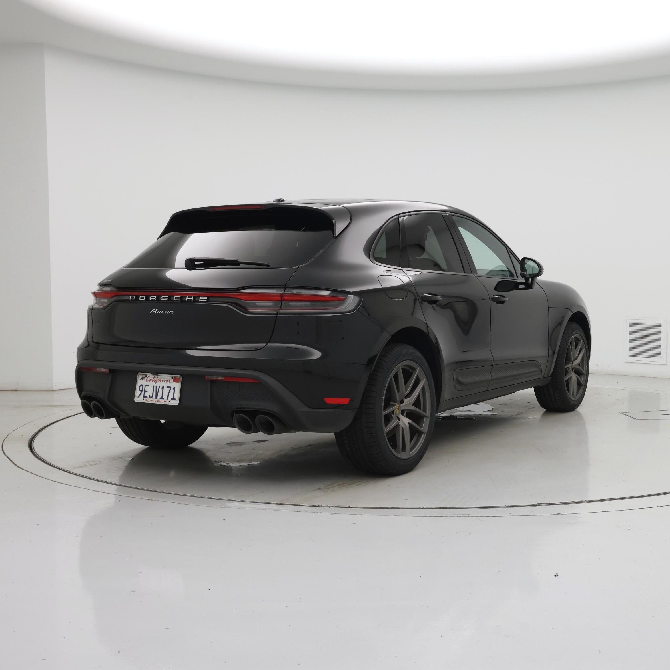 Thumbnail: 2023 Porsche Macan - 8