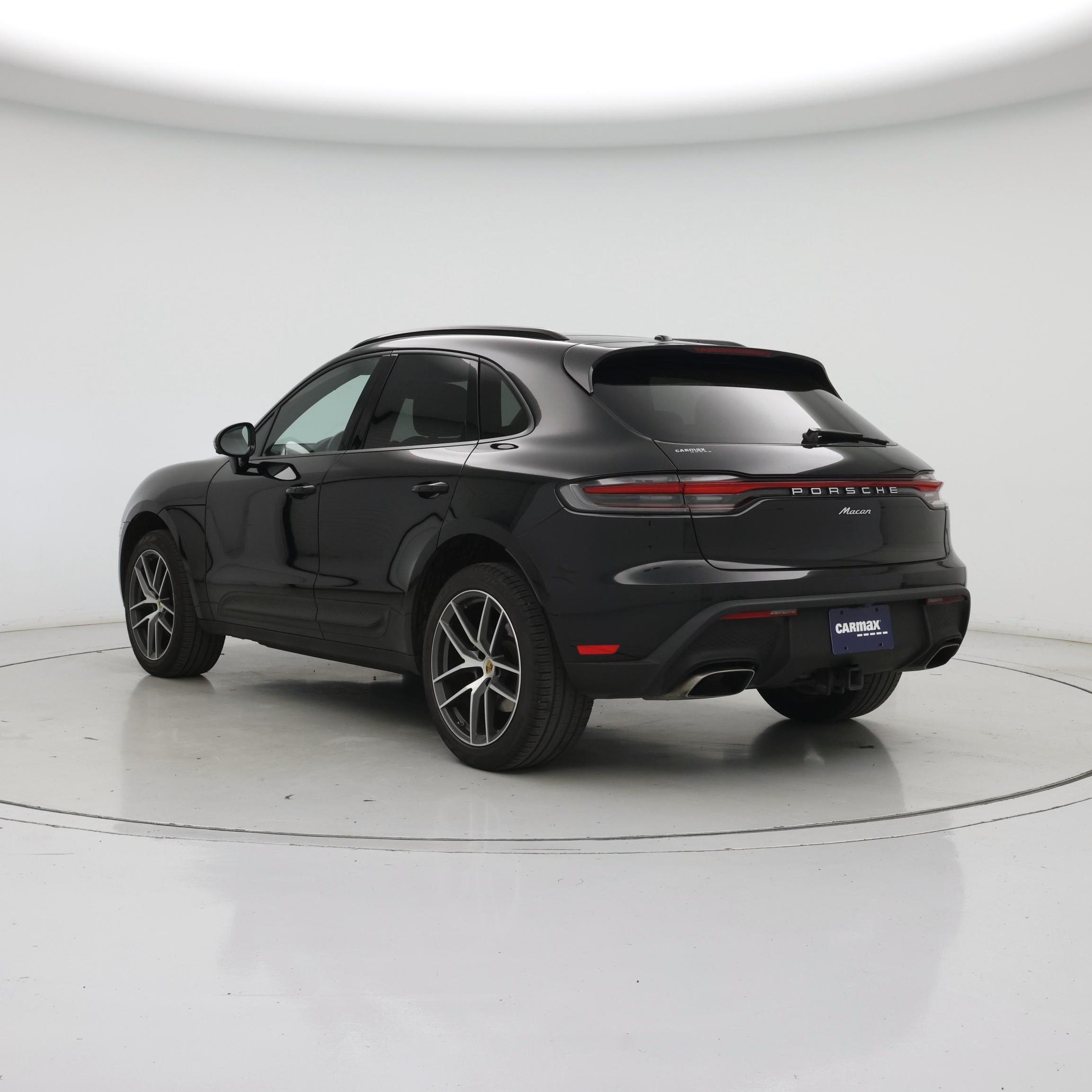 Thumbnail: 2023 Porsche Macan - 2