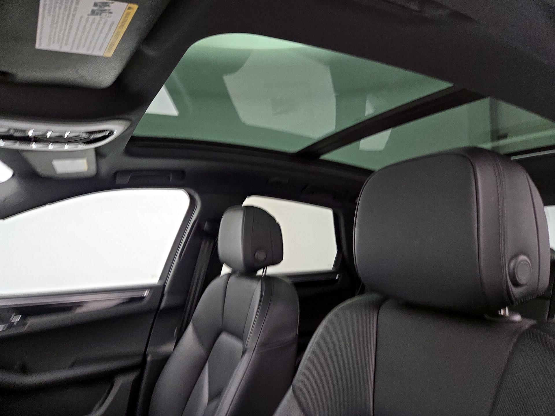 Thumbnail: 2023 Porsche Macan - 20