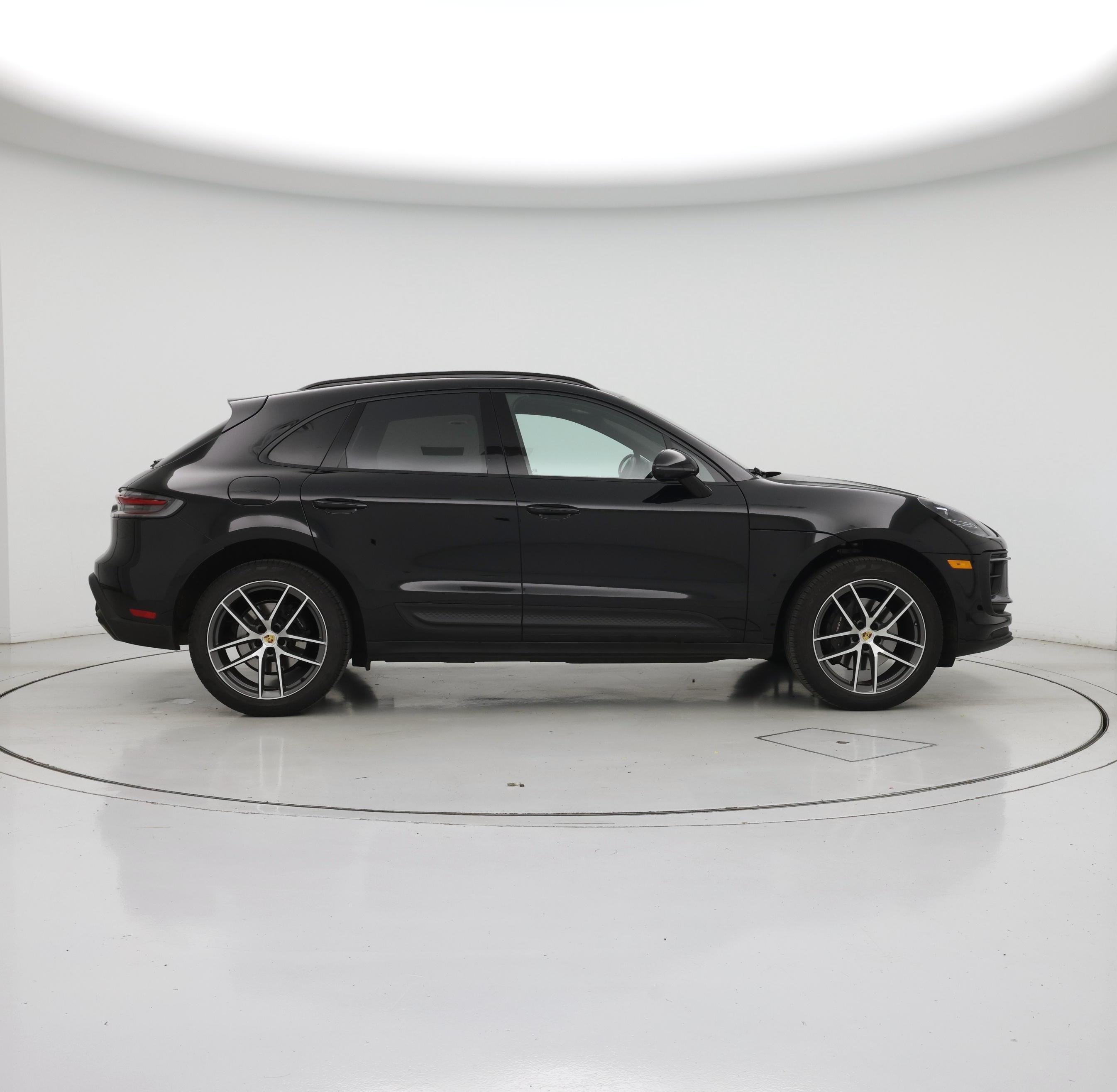 Thumbnail: 2023 Porsche Macan - 7