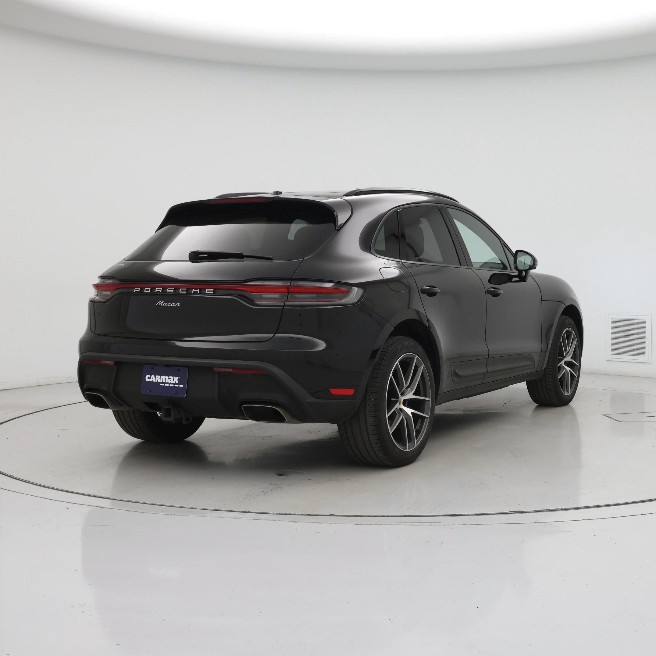 Thumbnail: 2023 Porsche Macan - 8