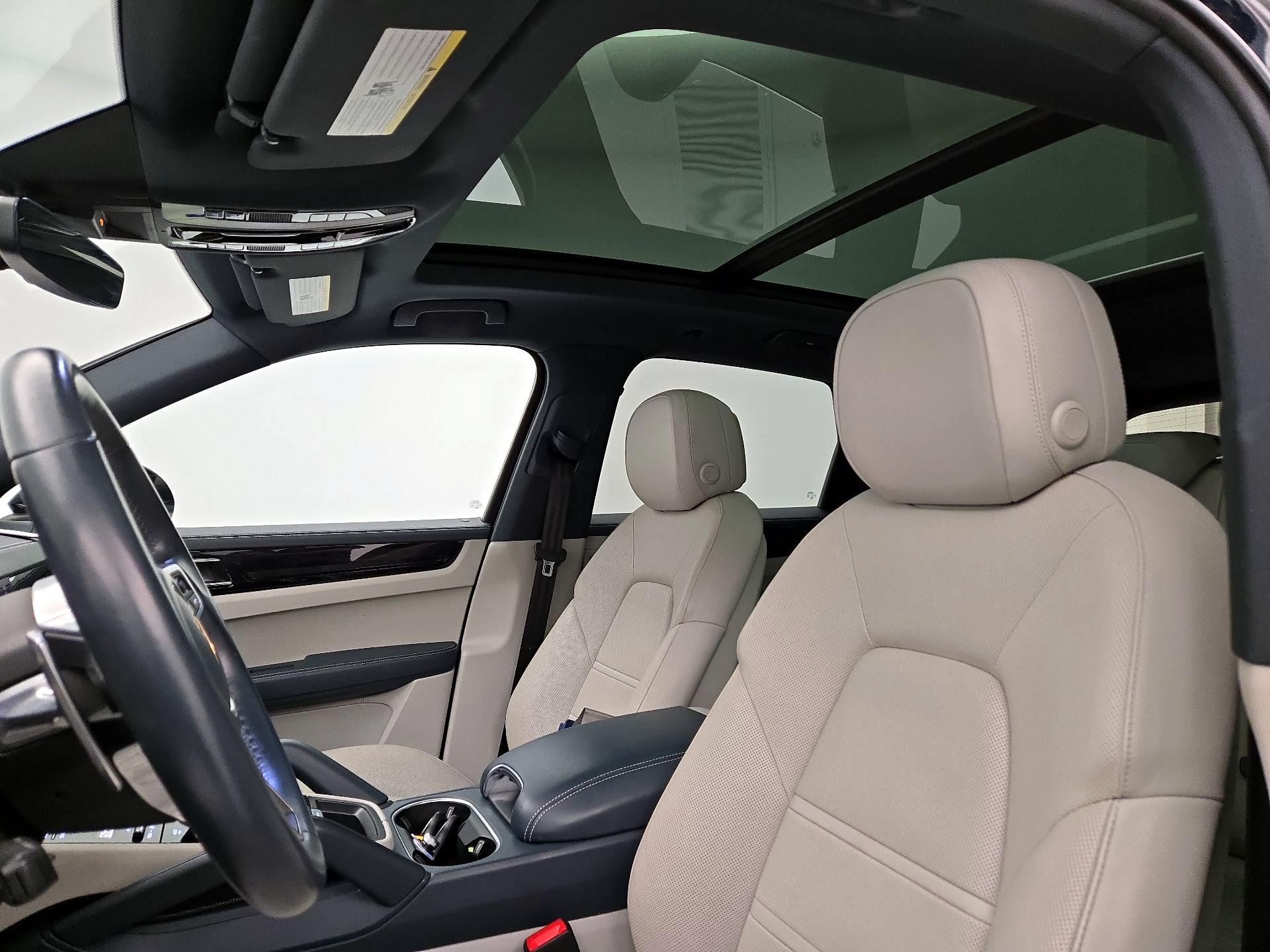 Thumbnail: 2022 Porsche Cayenne - 20