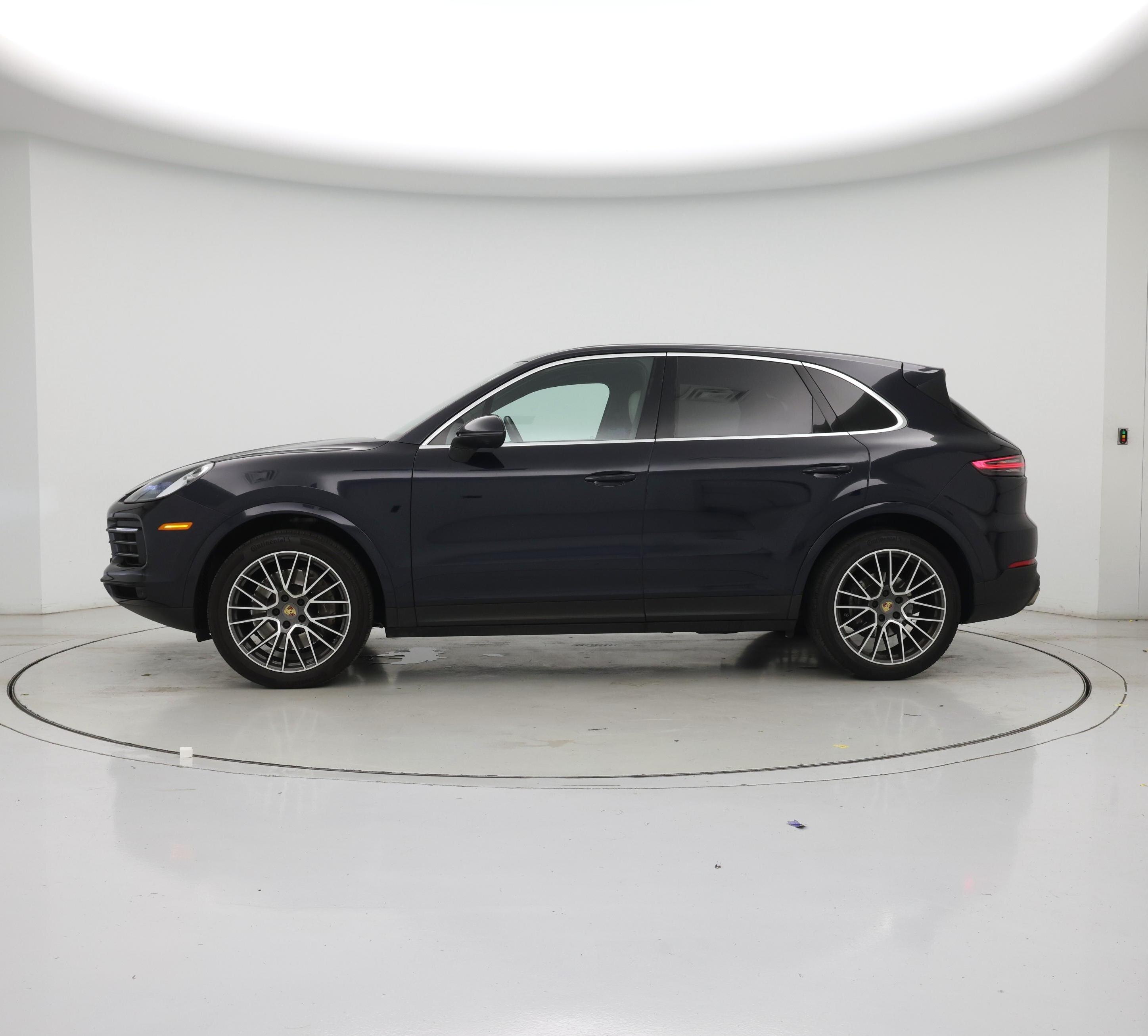 Thumbnail: 2022 Porsche Cayenne - 3
