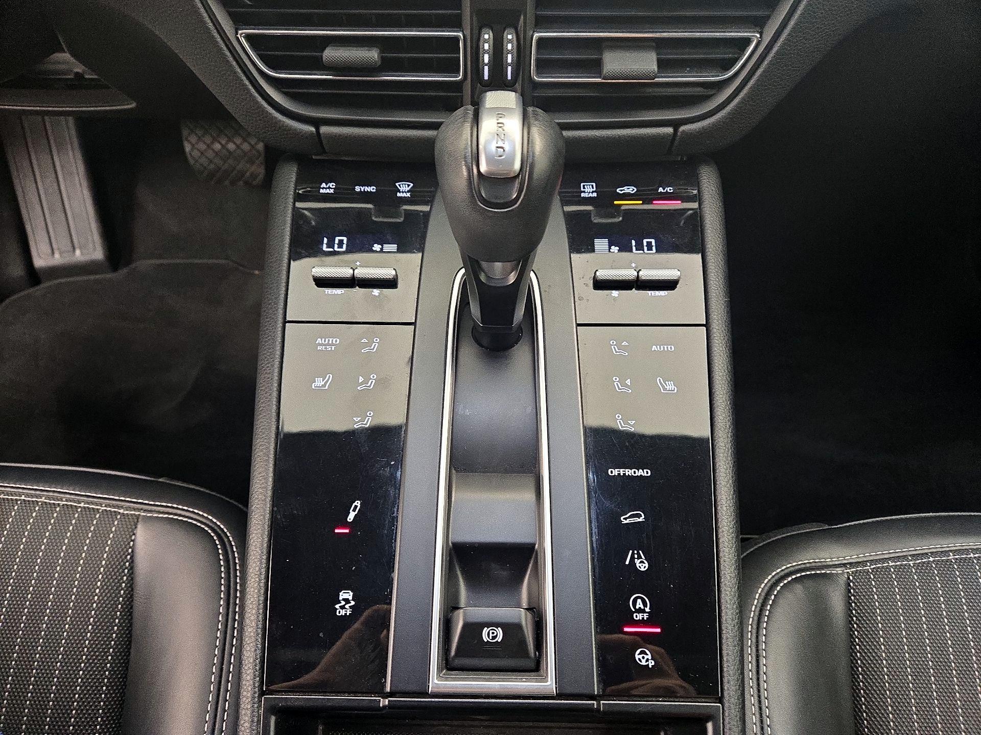Thumbnail: 2023 Porsche Macan - 18