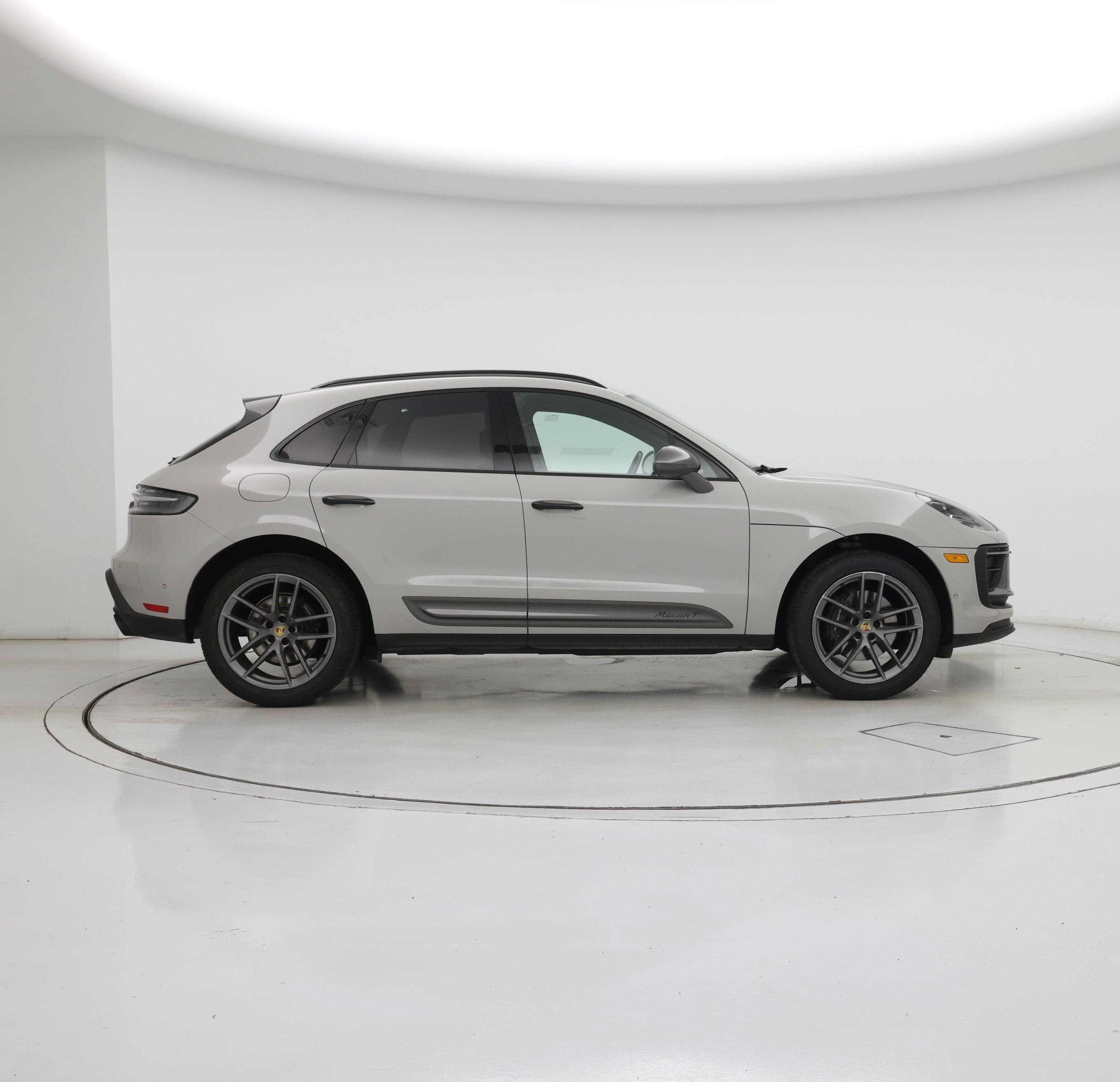 Thumbnail: 2023 Porsche Macan - 7