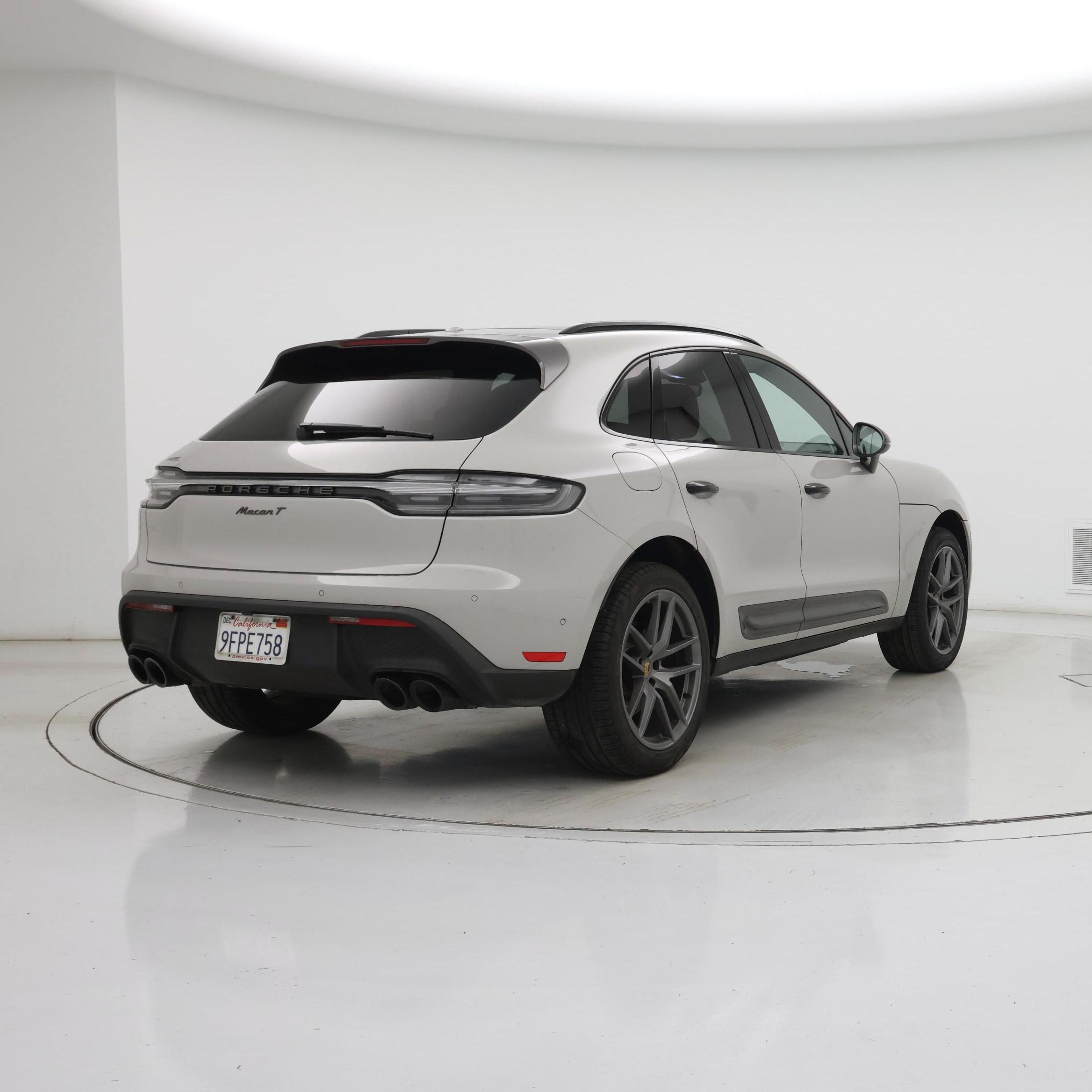 Thumbnail: 2023 Porsche Macan - 8