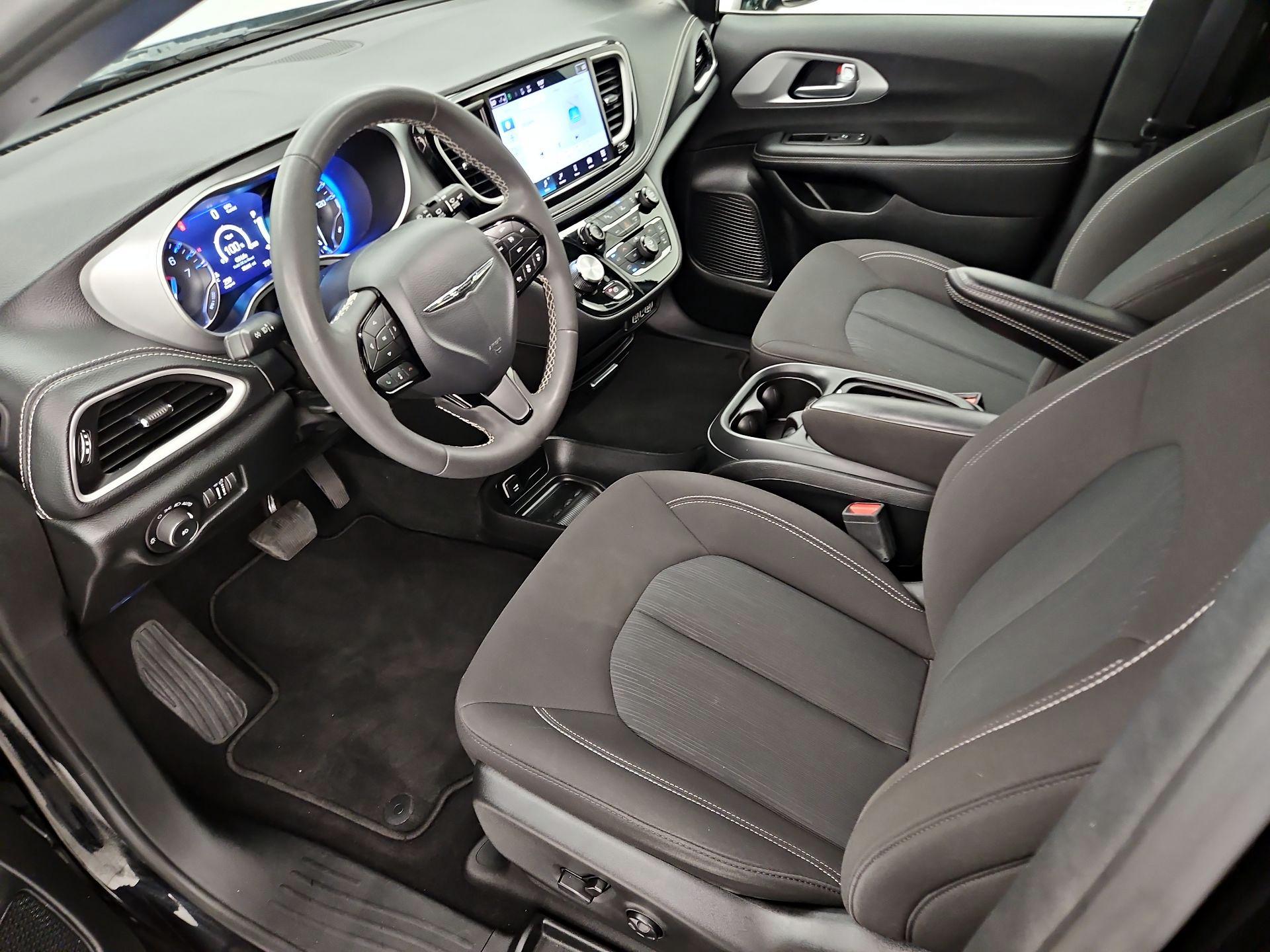 Thumbnail: 2024 Chrysler Pacifica - 11
