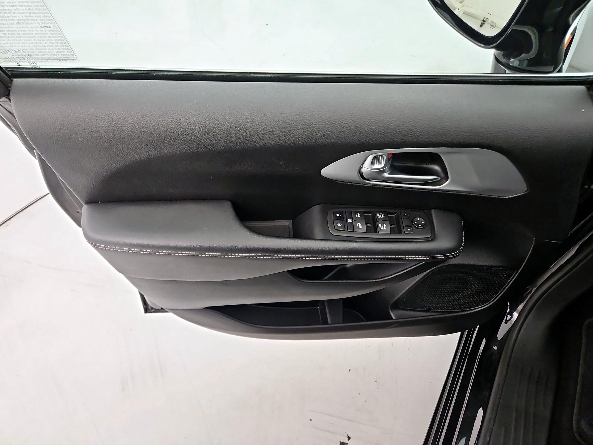 Thumbnail: 2024 Chrysler Pacifica - 12