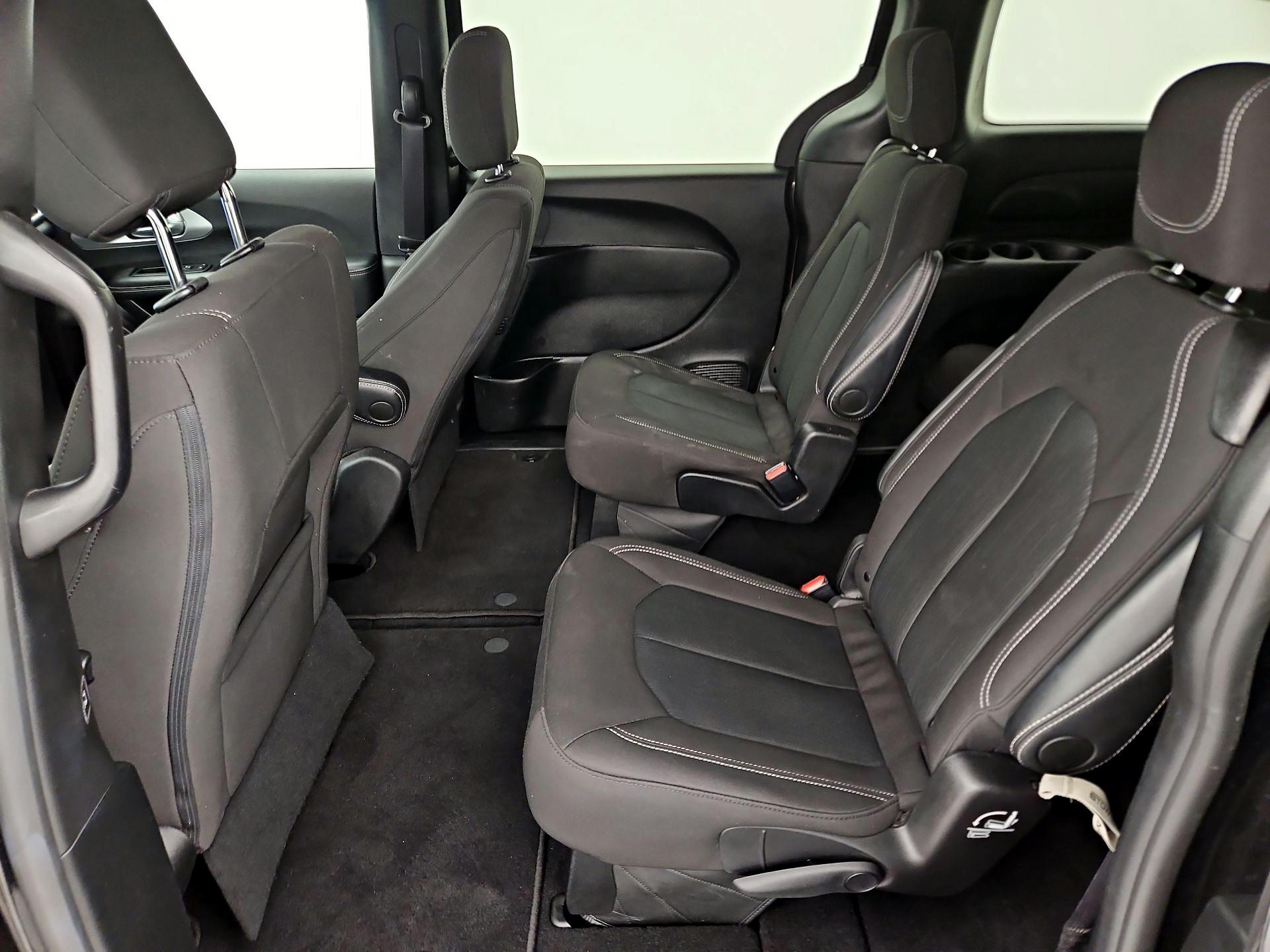 Thumbnail: 2024 Chrysler Pacifica - 19