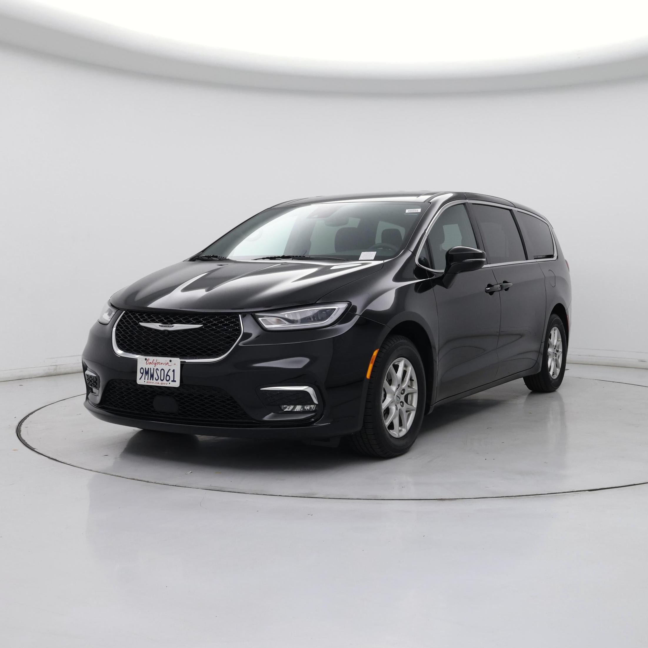 Thumbnail: 2024 Chrysler Pacifica - 4
