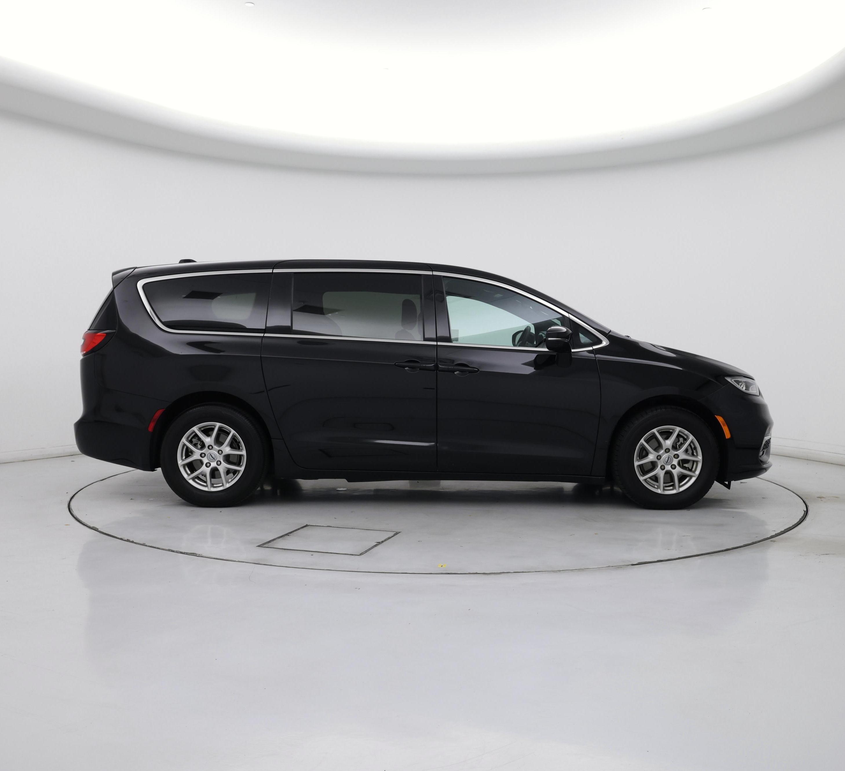 Thumbnail: 2024 Chrysler Pacifica - 7