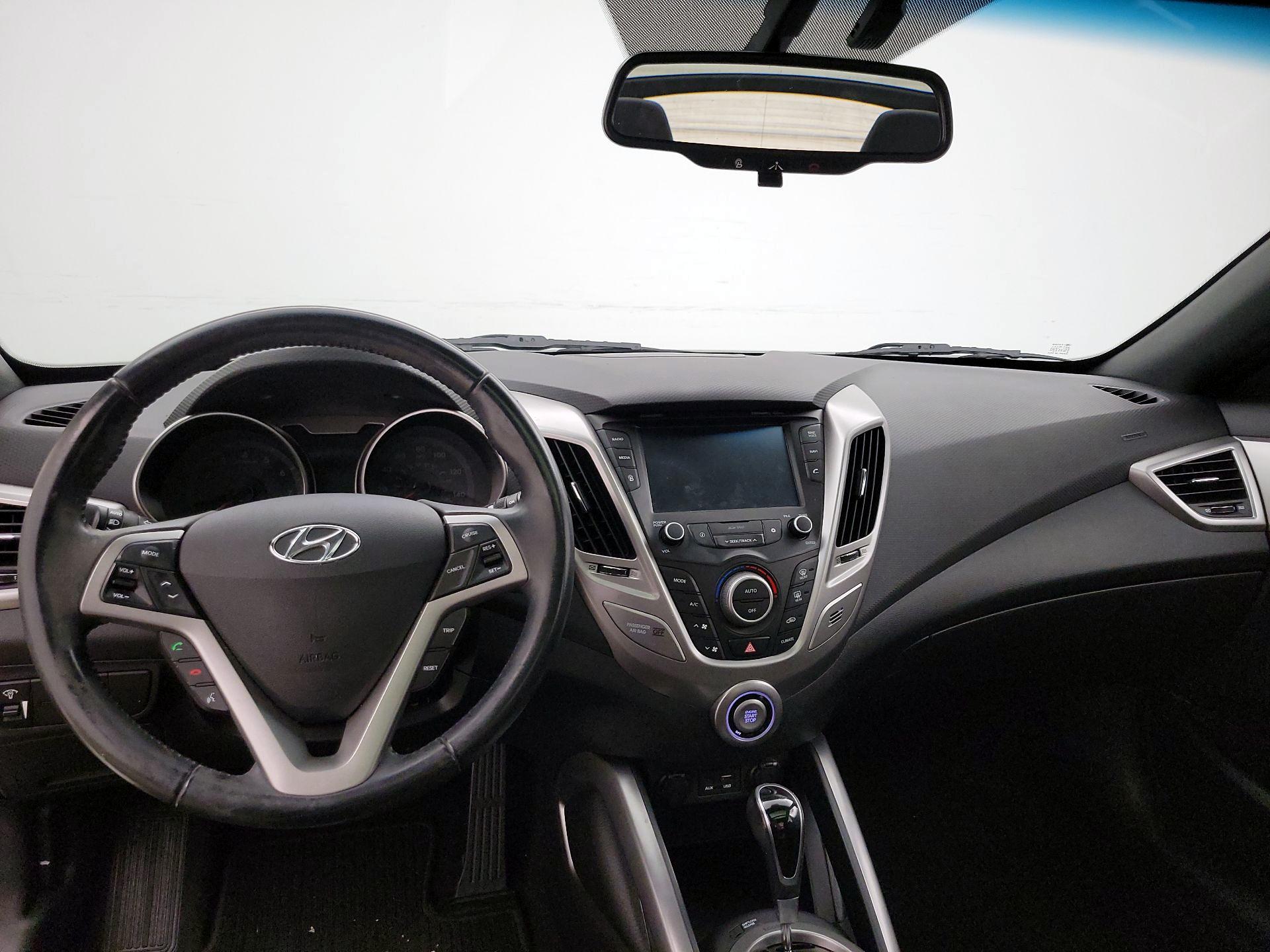 Thumbnail: 2017 Hyundai Veloster - 9