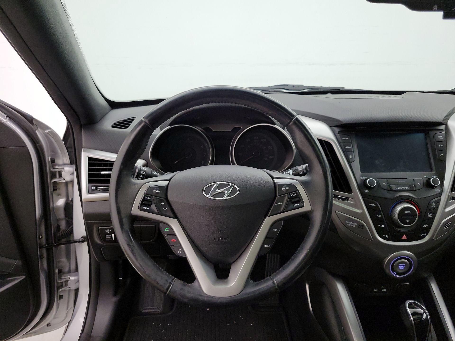 Thumbnail: 2017 Hyundai Veloster - 10