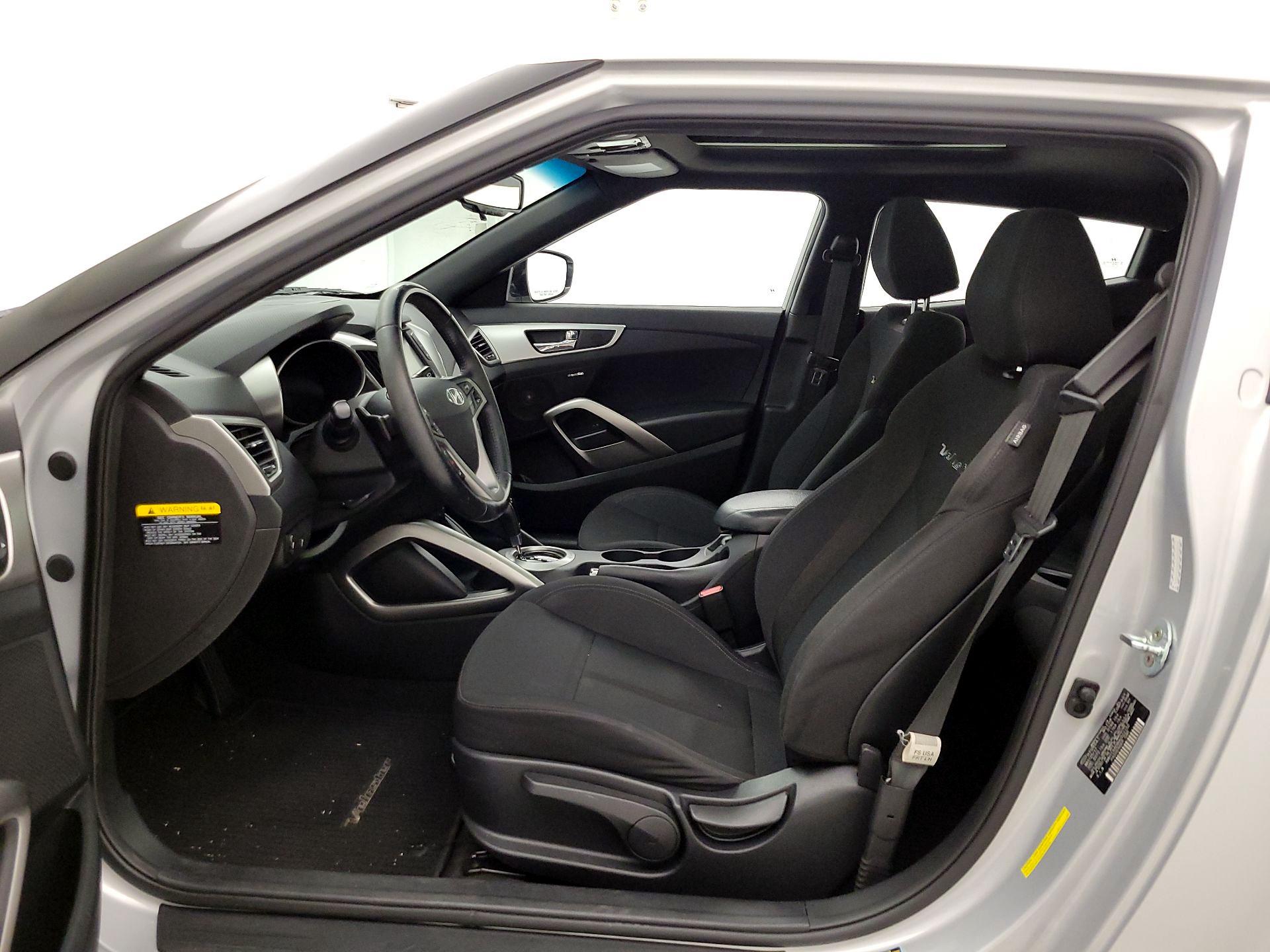 Thumbnail: 2017 Hyundai Veloster - 11