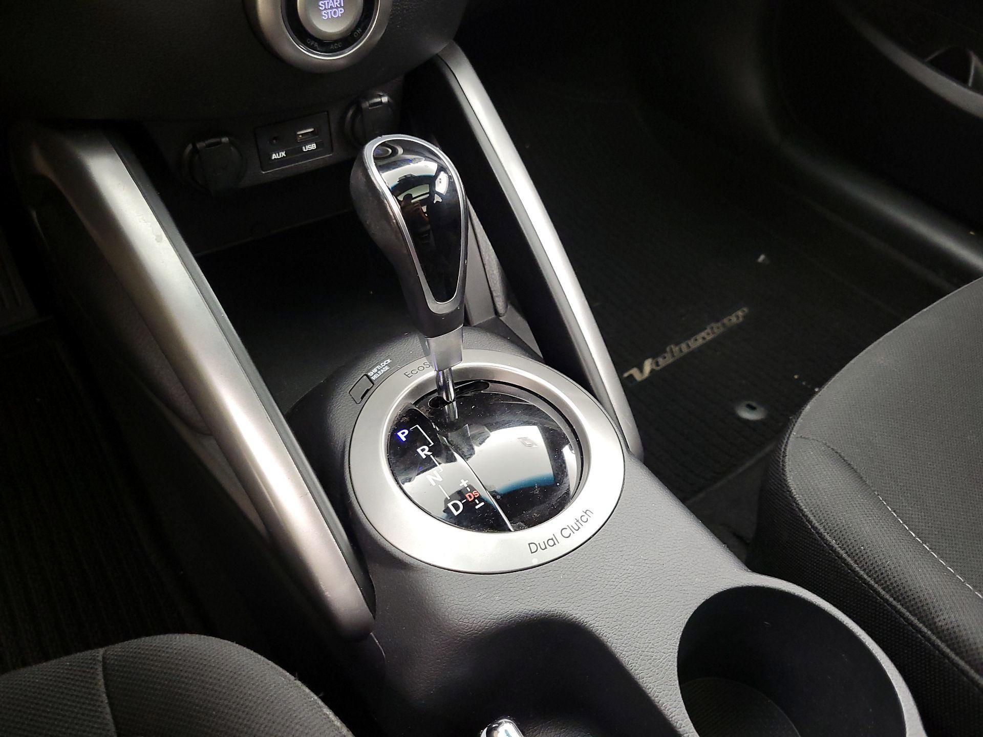 Thumbnail: 2017 Hyundai Veloster - 18
