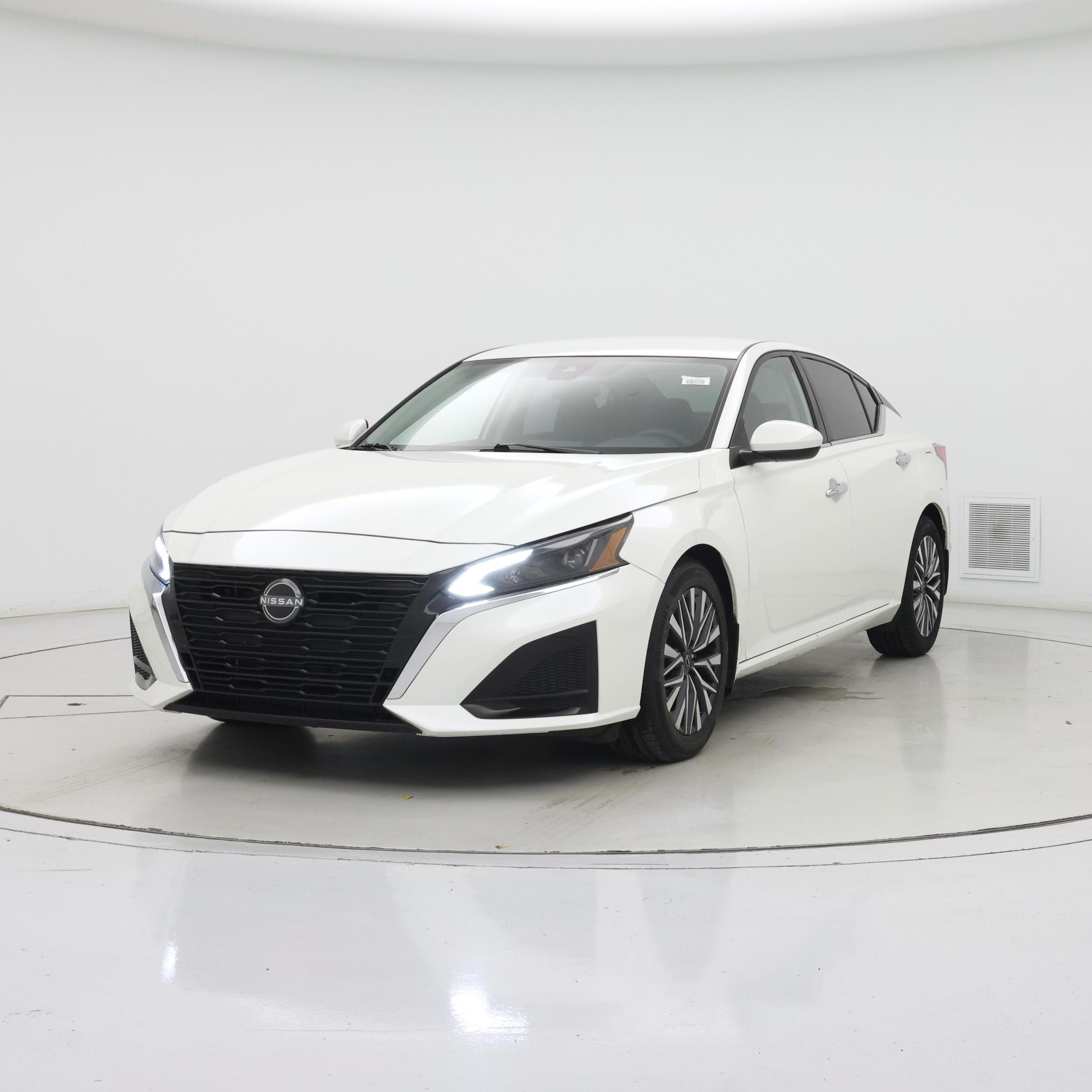 Thumbnail: 2023 Nissan Altima - 4