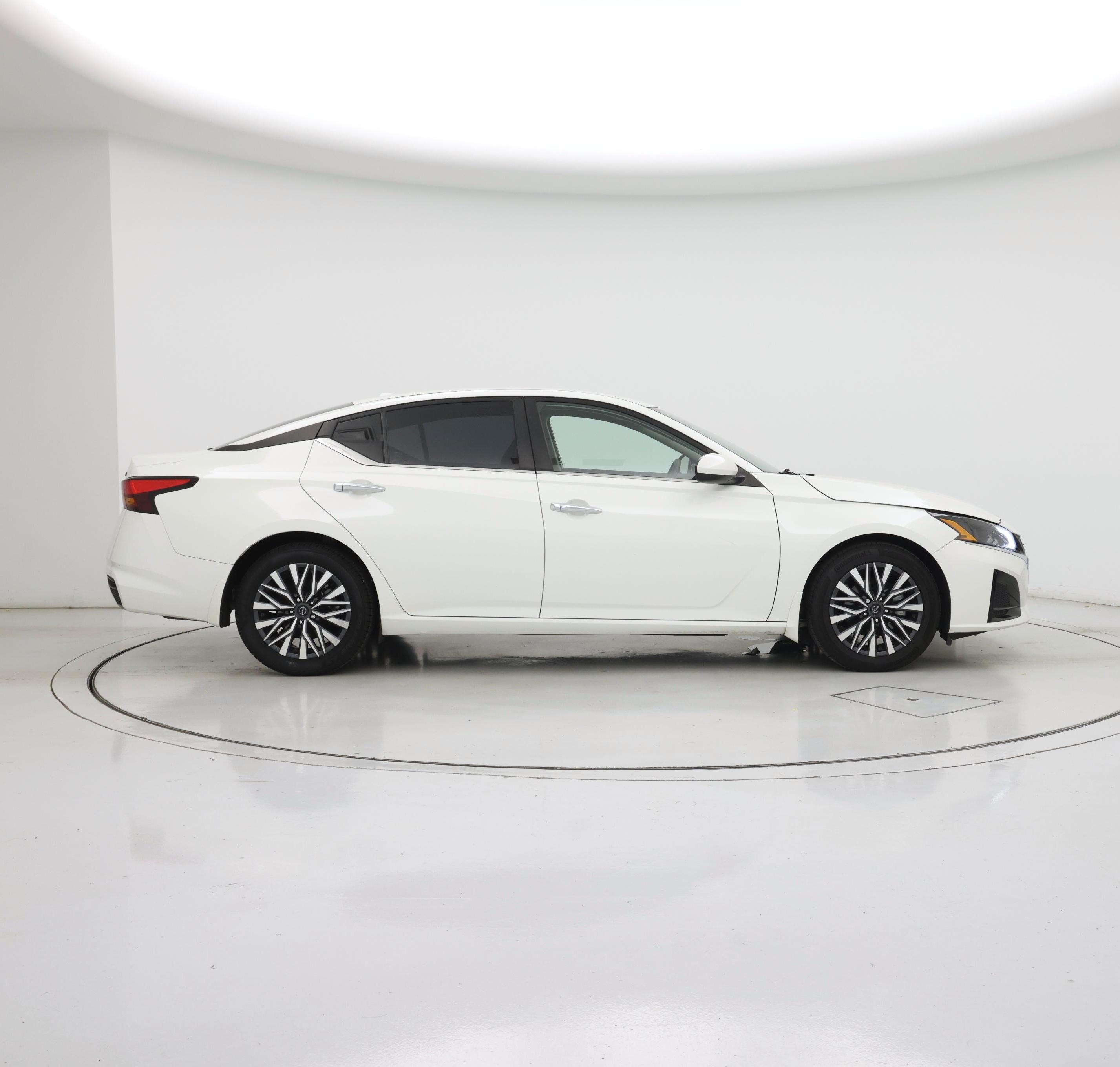 Thumbnail: 2023 Nissan Altima - 7