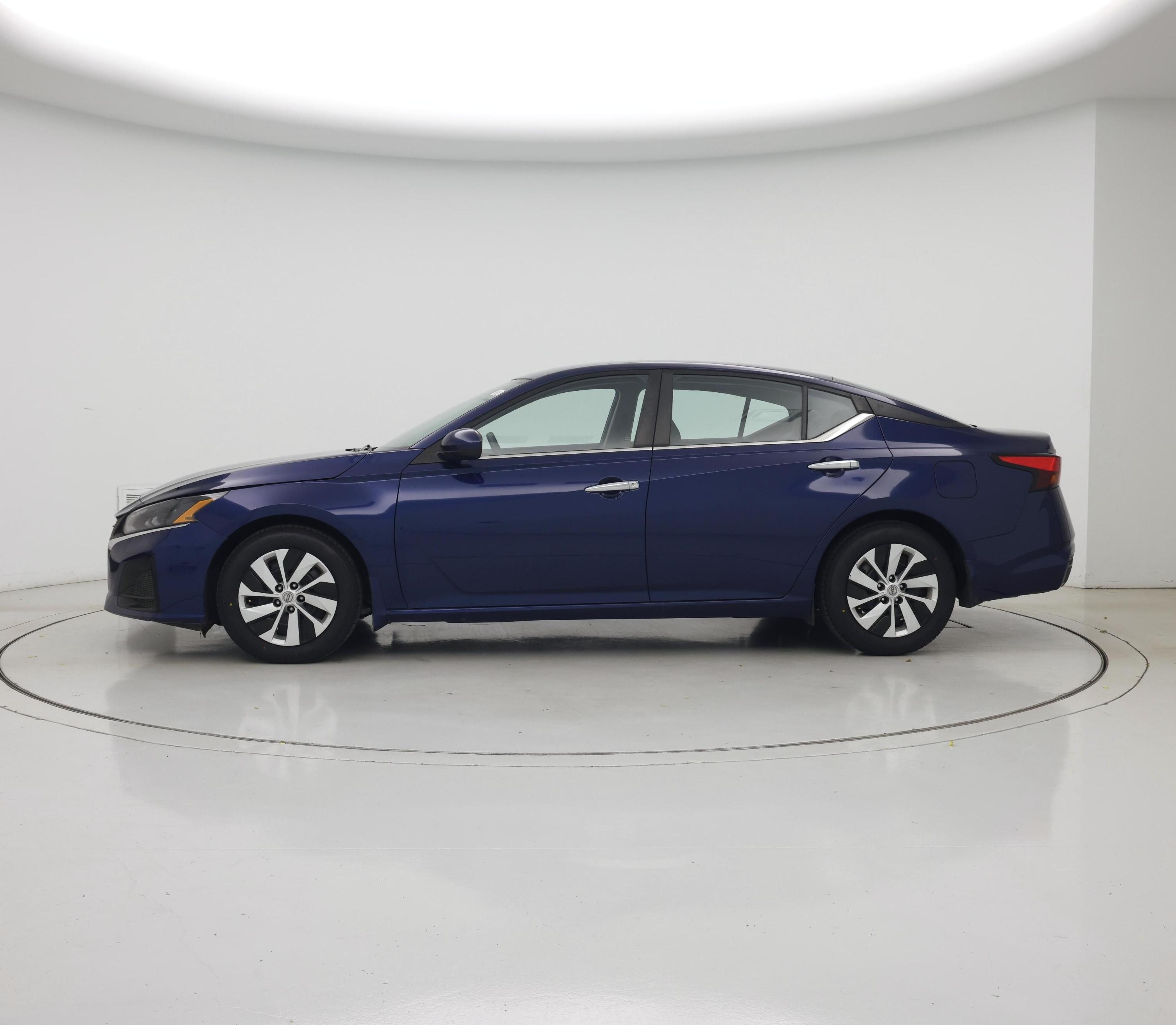 Thumbnail: 2023 Nissan Altima - 3