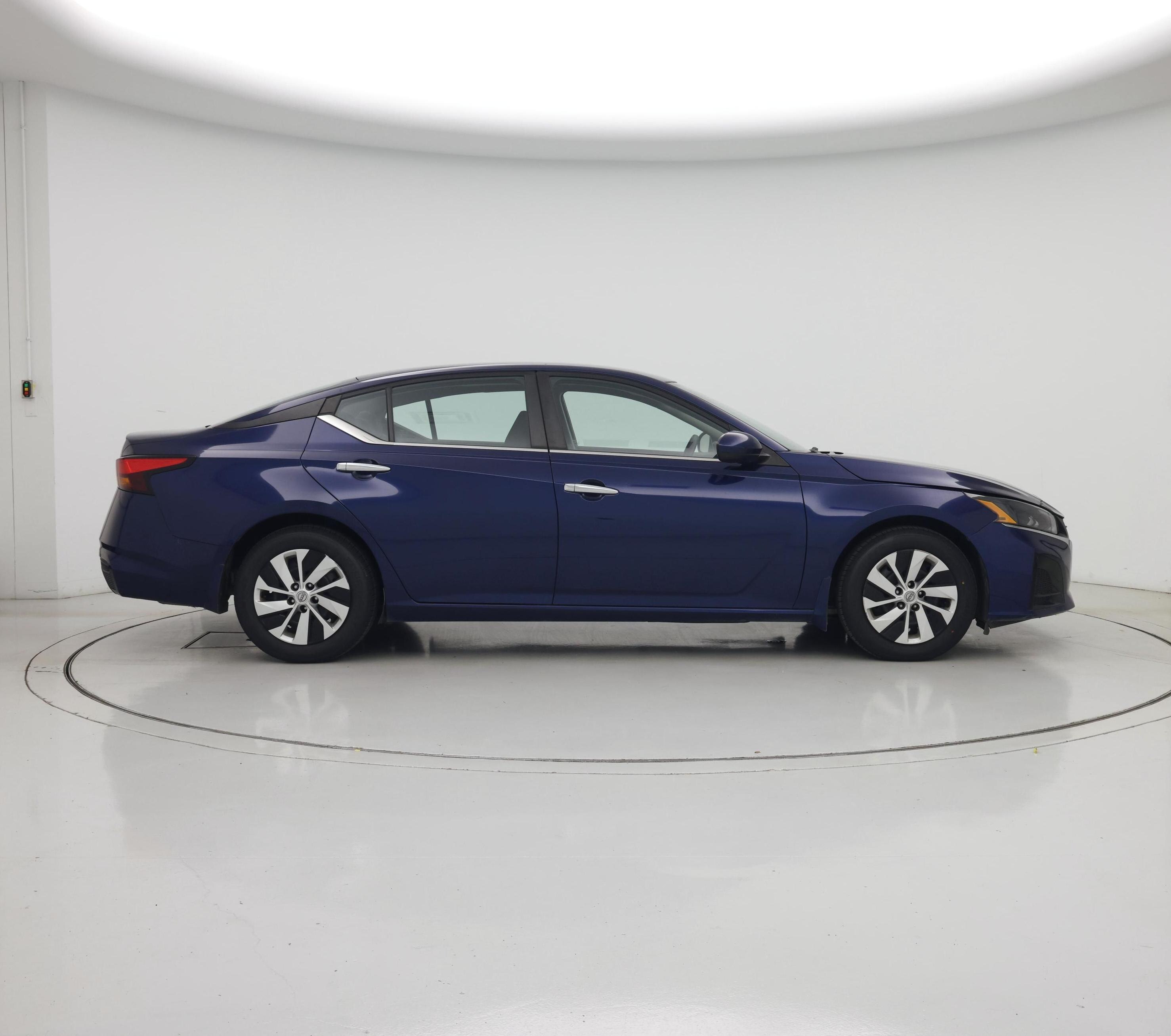 Thumbnail: 2023 Nissan Altima - 7