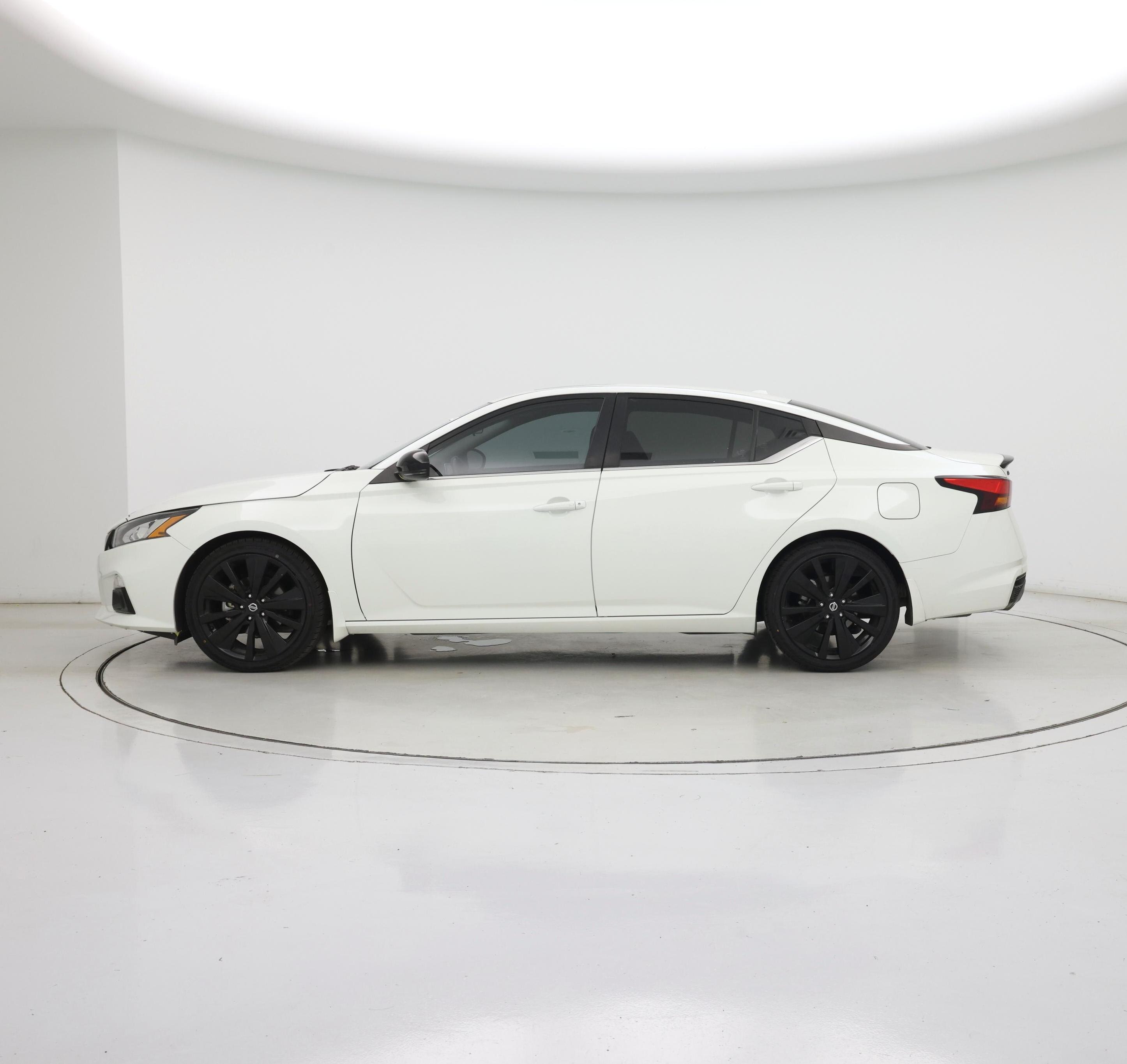 Thumbnail: 2022 Nissan Altima - 3