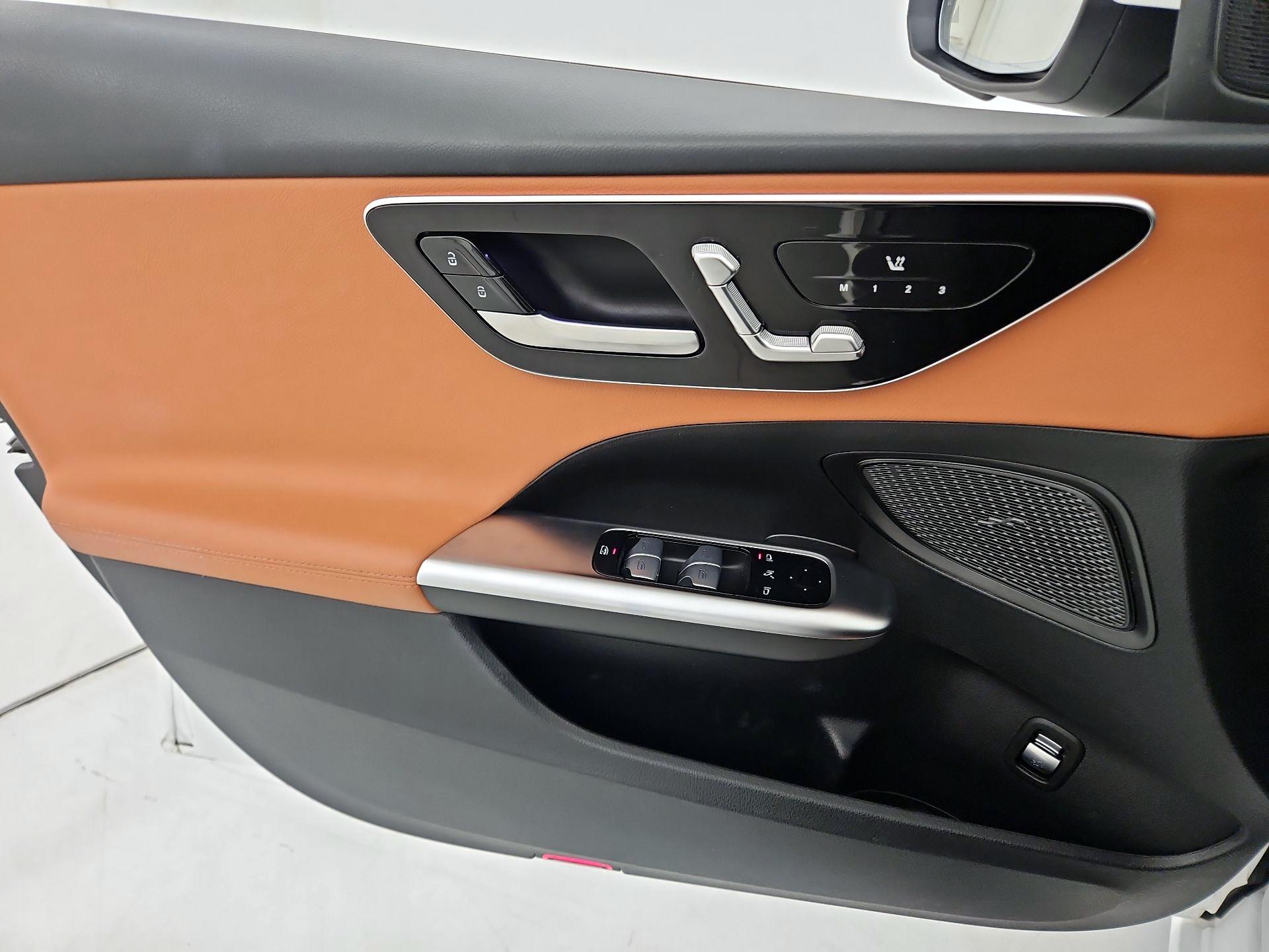 Thumbnail: 2025 Mercedes-Benz C-Class - 12