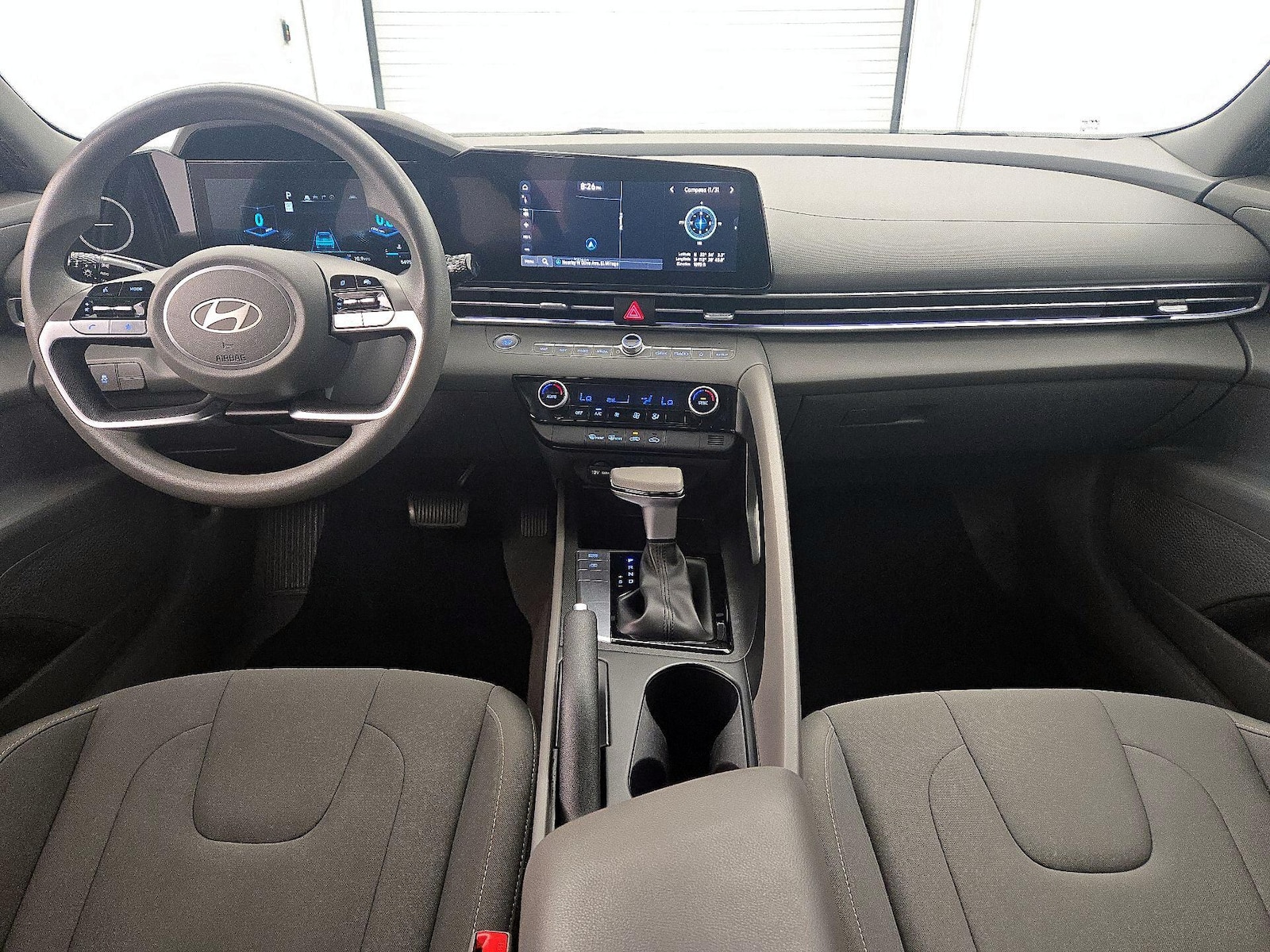 2024 Hyundai Elantra SEL - Photo 10