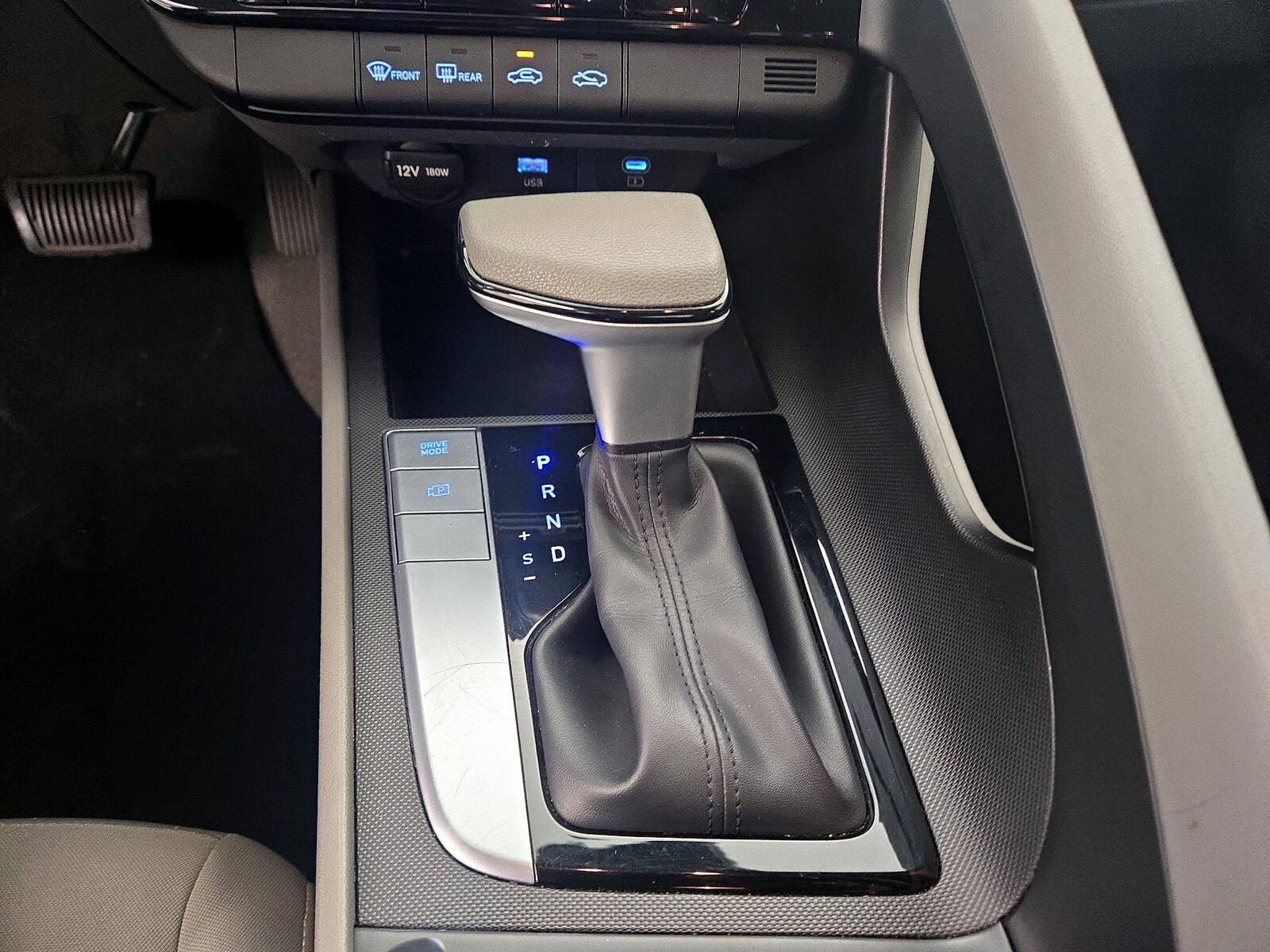 2024 Hyundai Elantra SEL - Photo 19