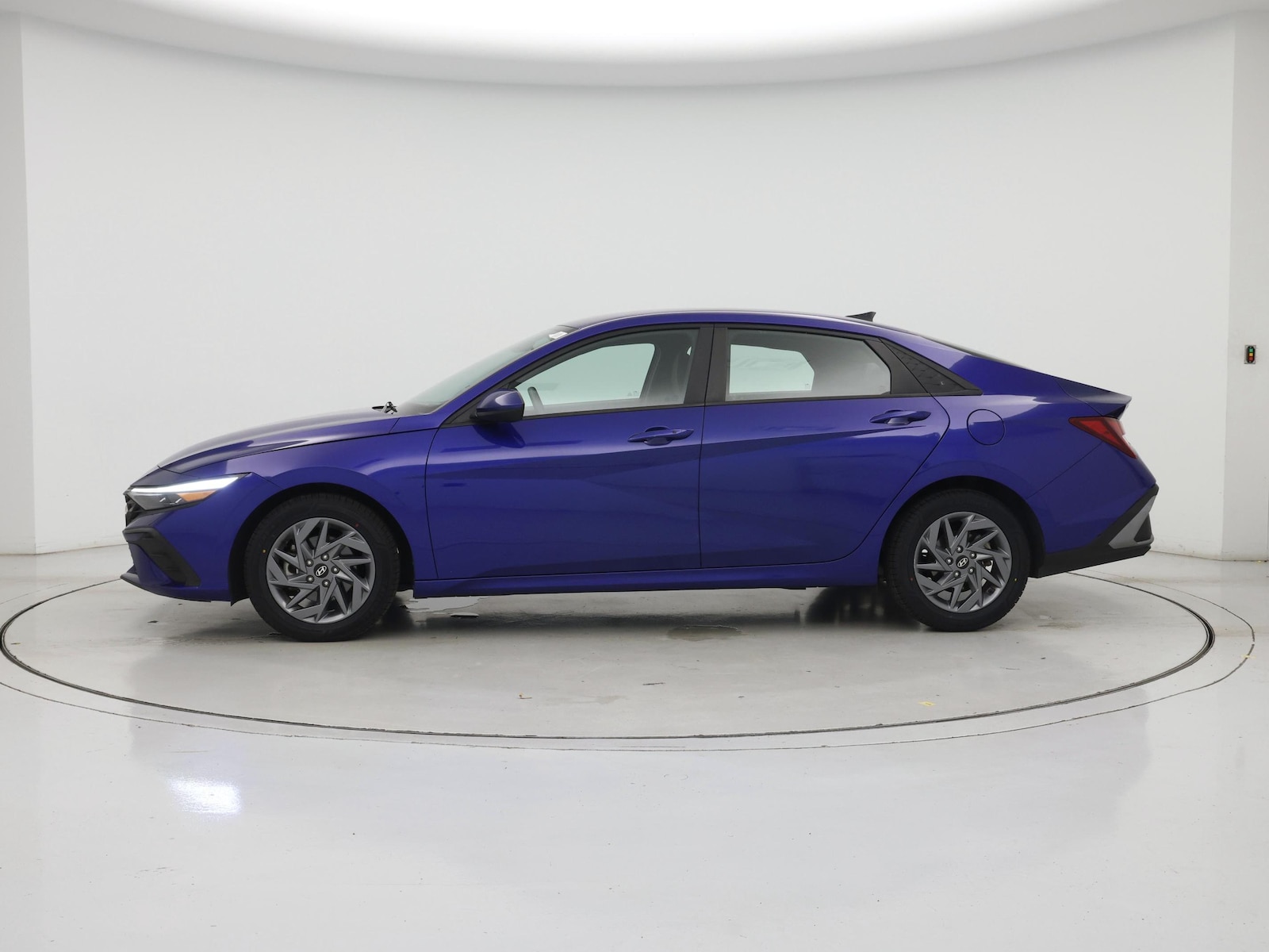 2024 Hyundai Elantra SEL - Photo 4