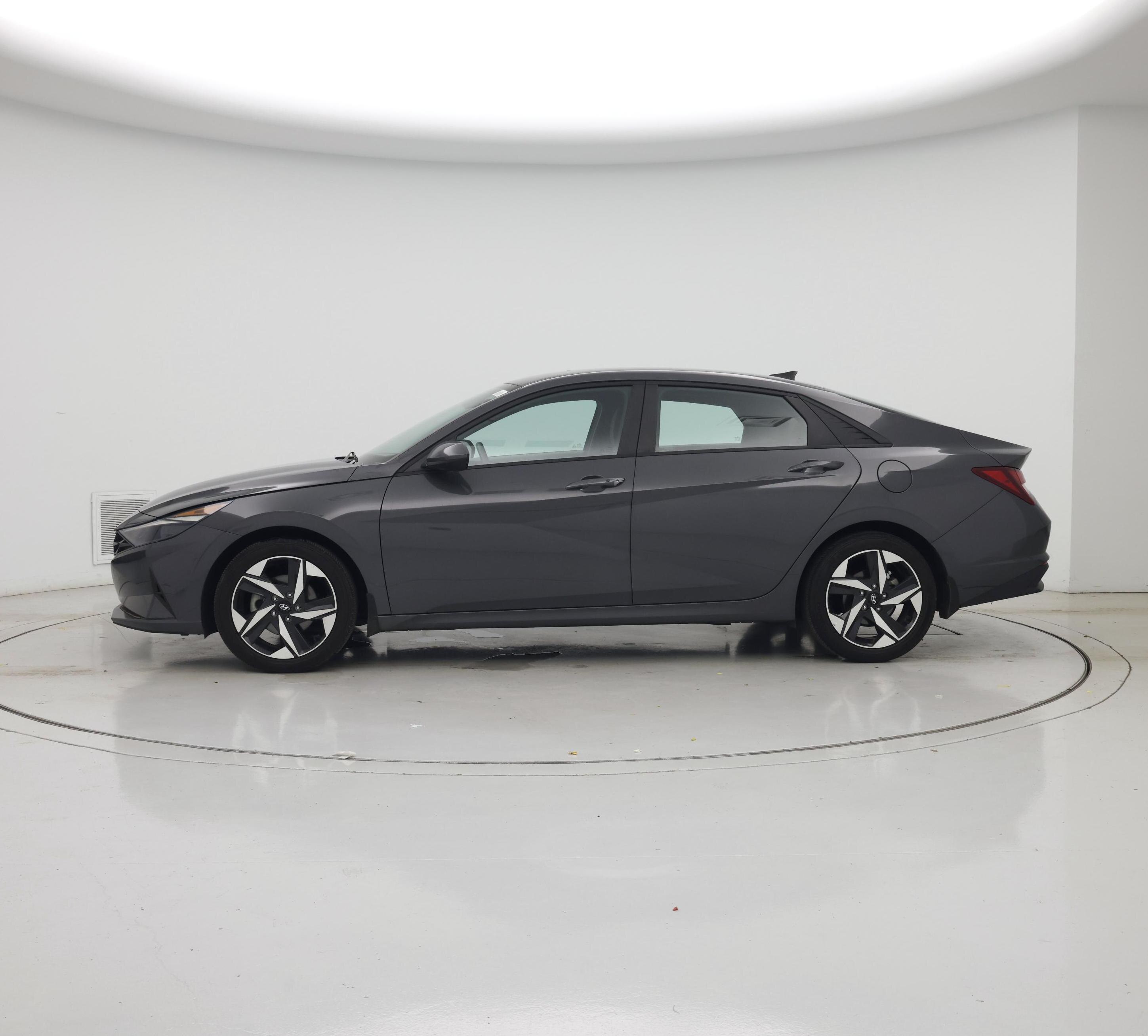 Thumbnail: 2023 Hyundai Elantra - 3