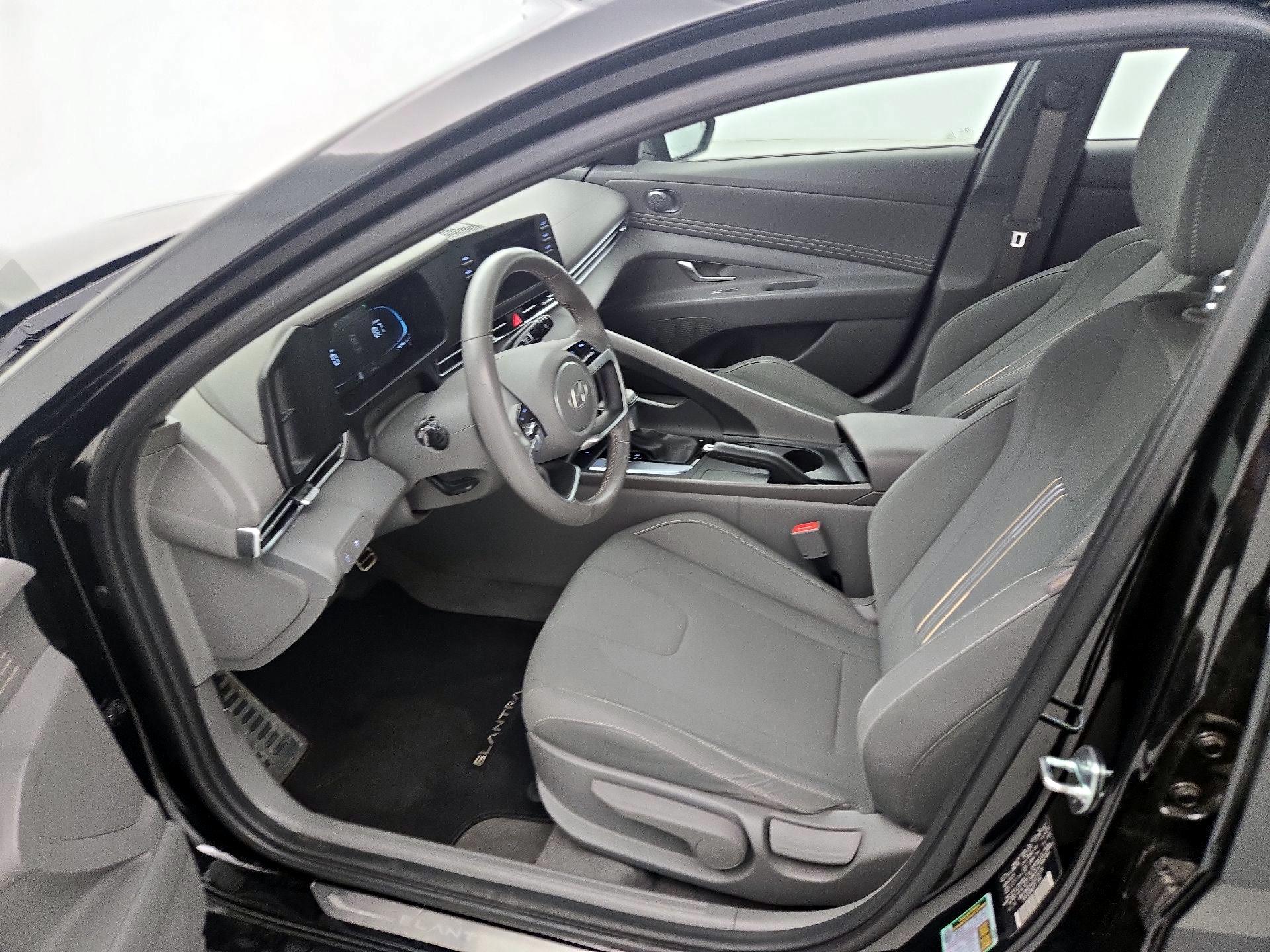 Thumbnail: 2025 Hyundai Elantra - 11