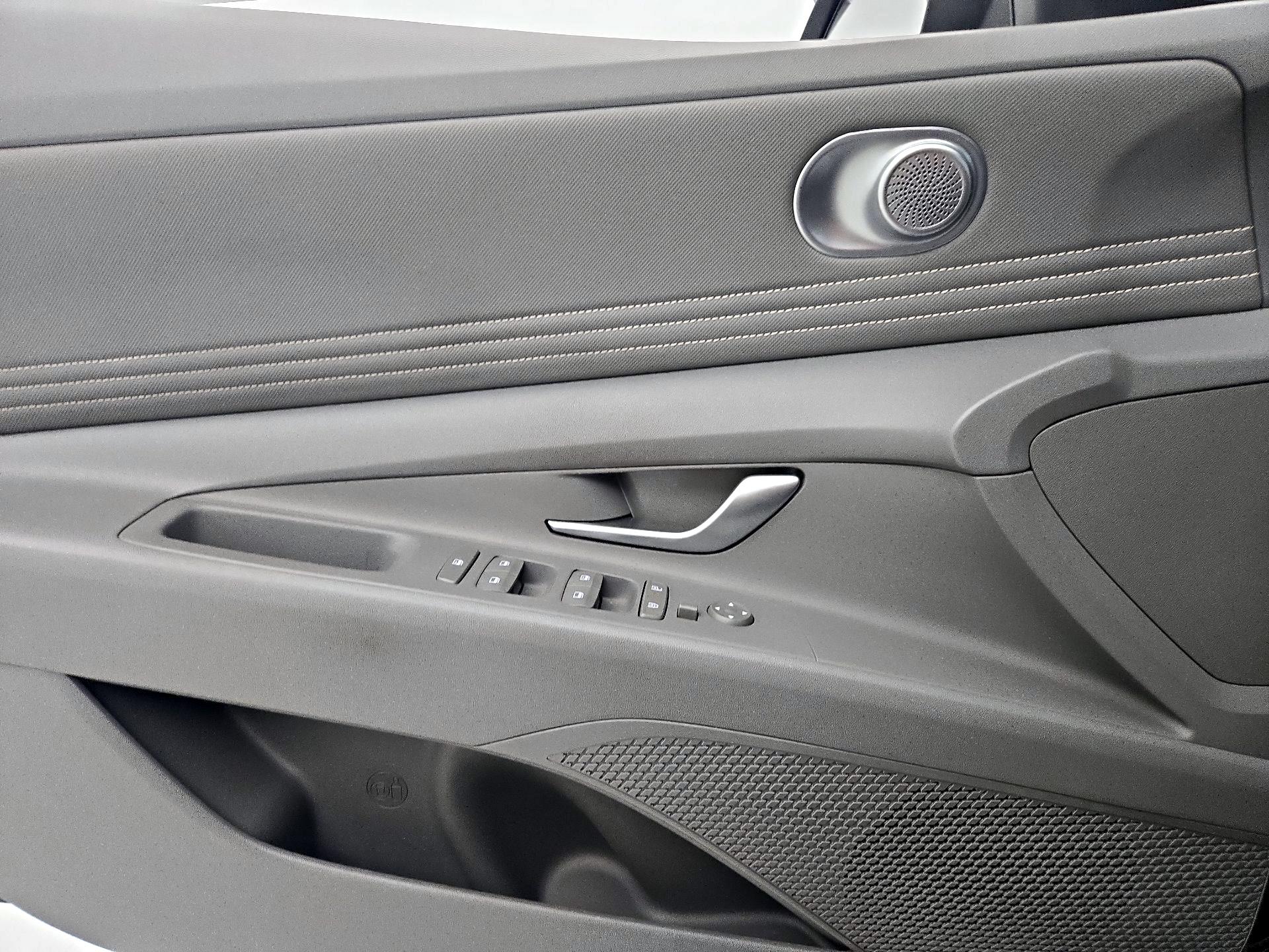 Thumbnail: 2025 Hyundai Elantra - 12