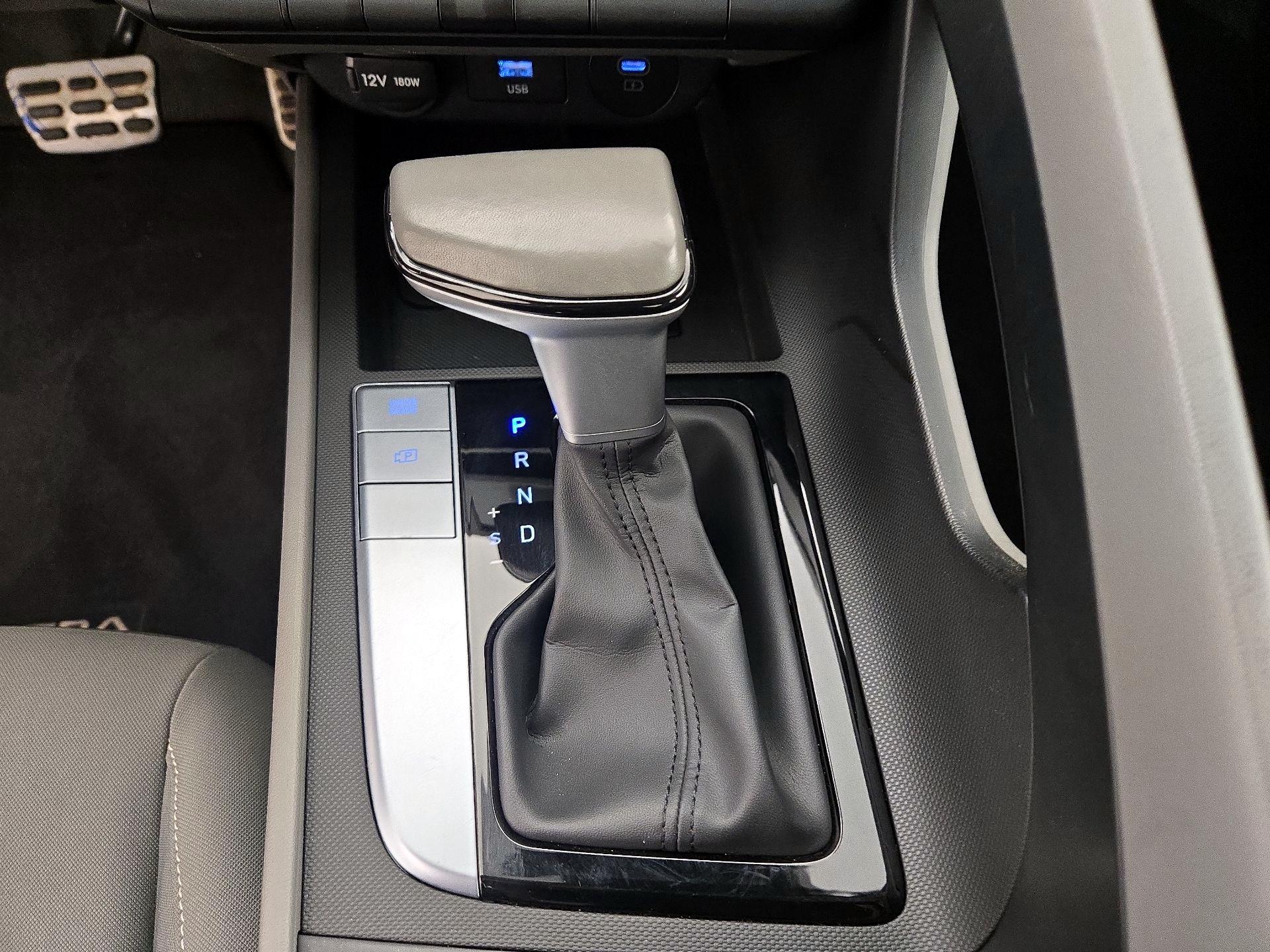 Thumbnail: 2025 Hyundai Elantra - 17